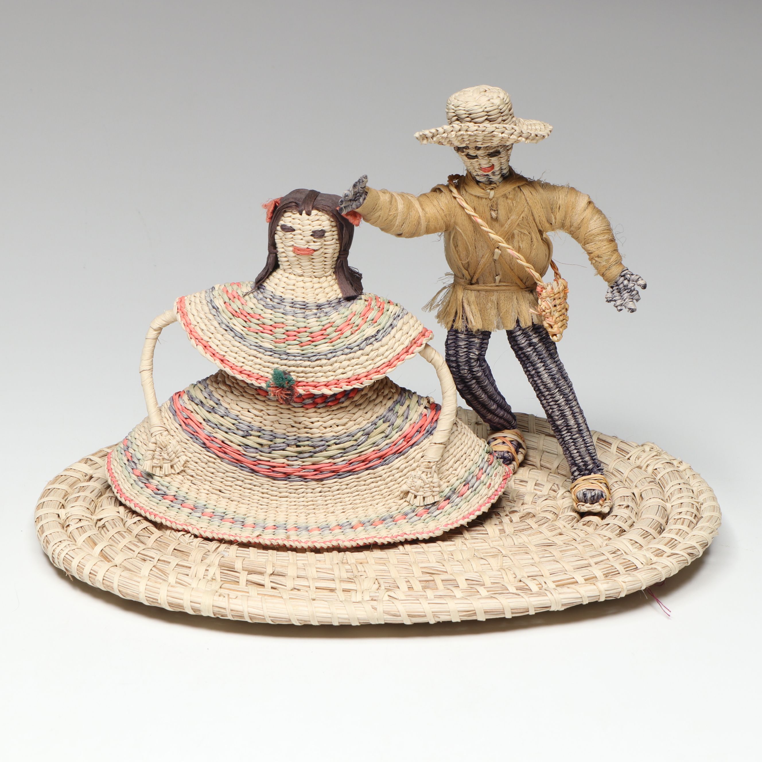 Panamanian Plant Fiber Nativity Scene with Other Basketry Figurines