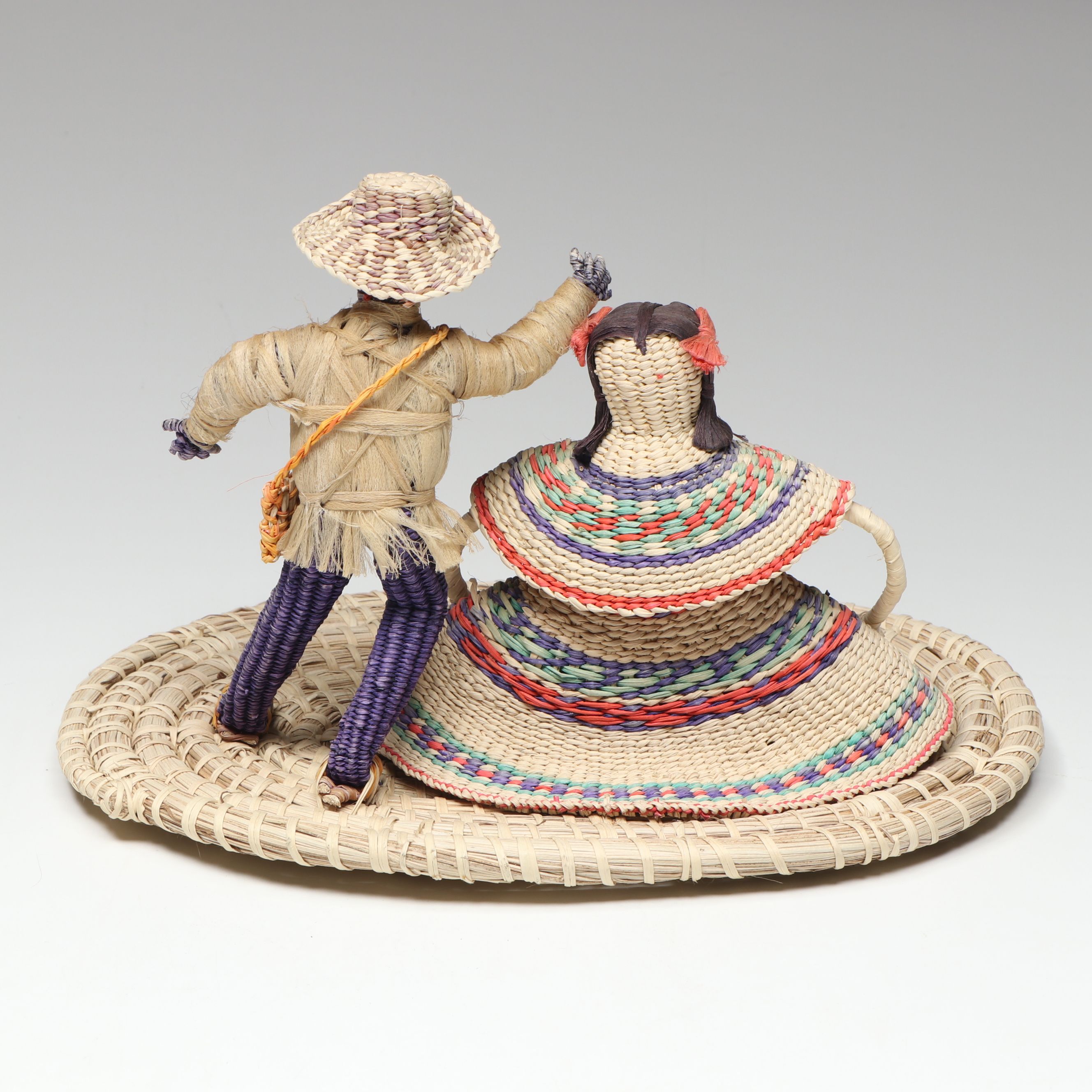 Panamanian Plant Fiber Nativity Scene with Other Basketry Figurines