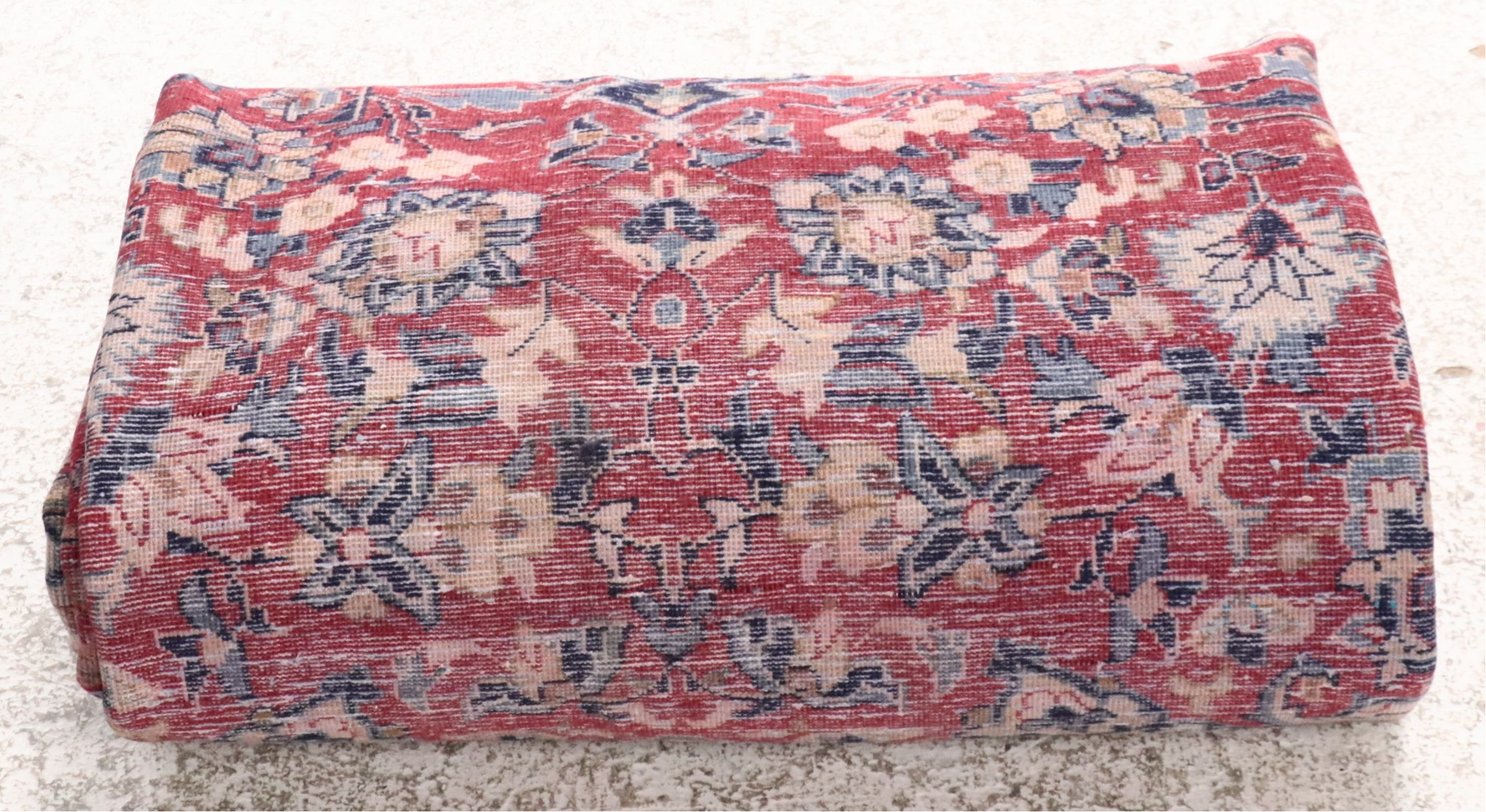 7'8 x 10'5 Hand-Knotted Persian Isfahan Area Rug