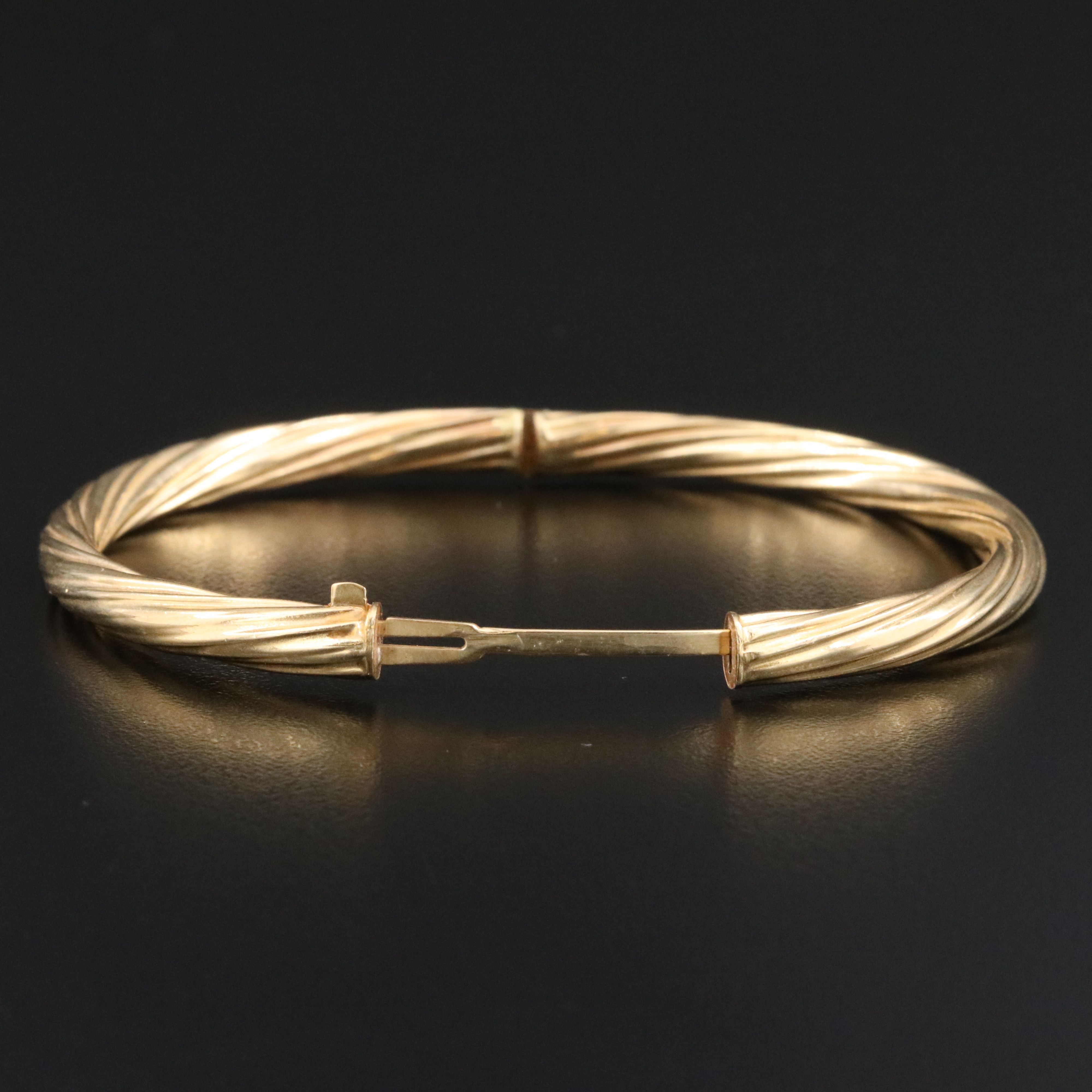 14K Fluted Bangle