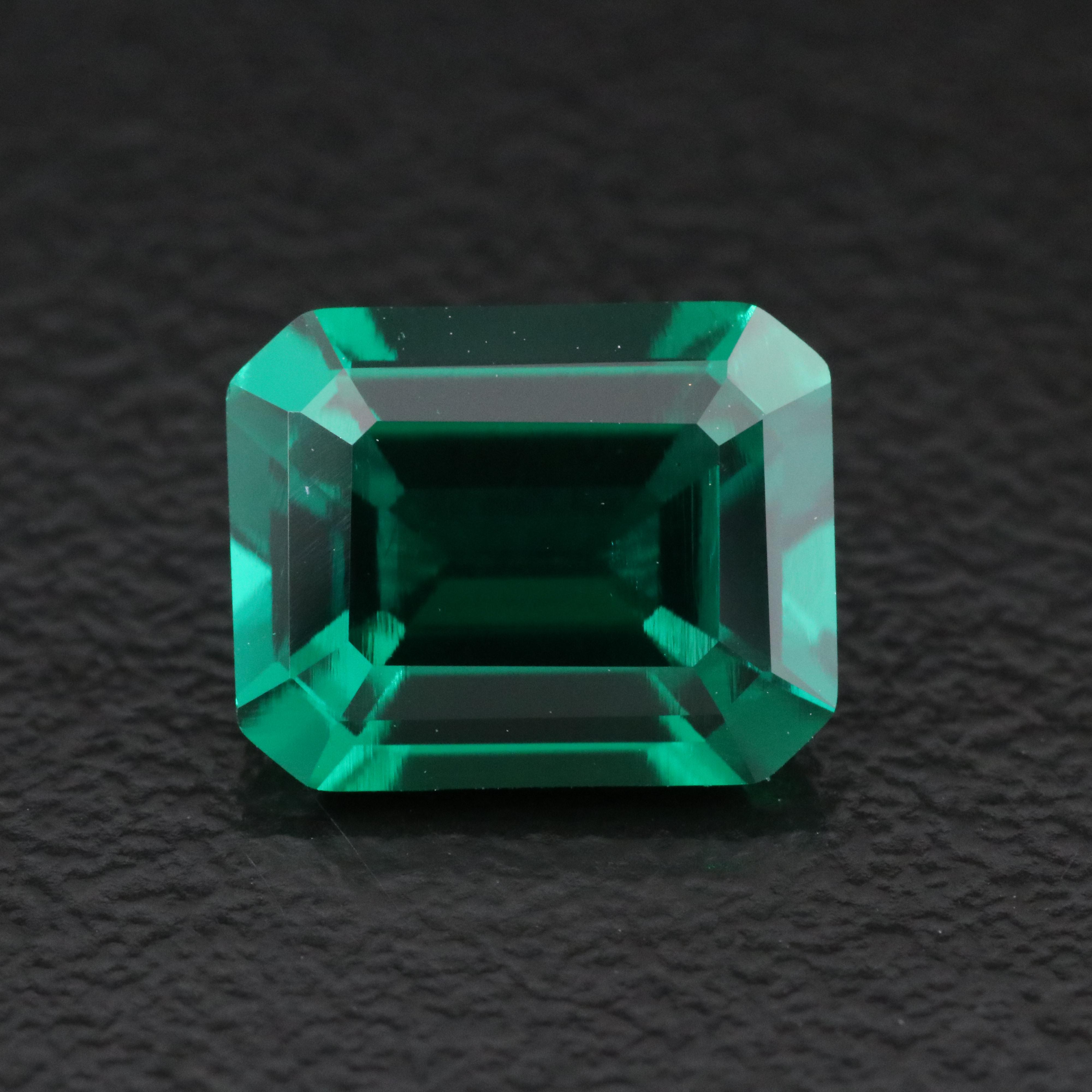 Loose 2.67 CT Lab Grown Emerald