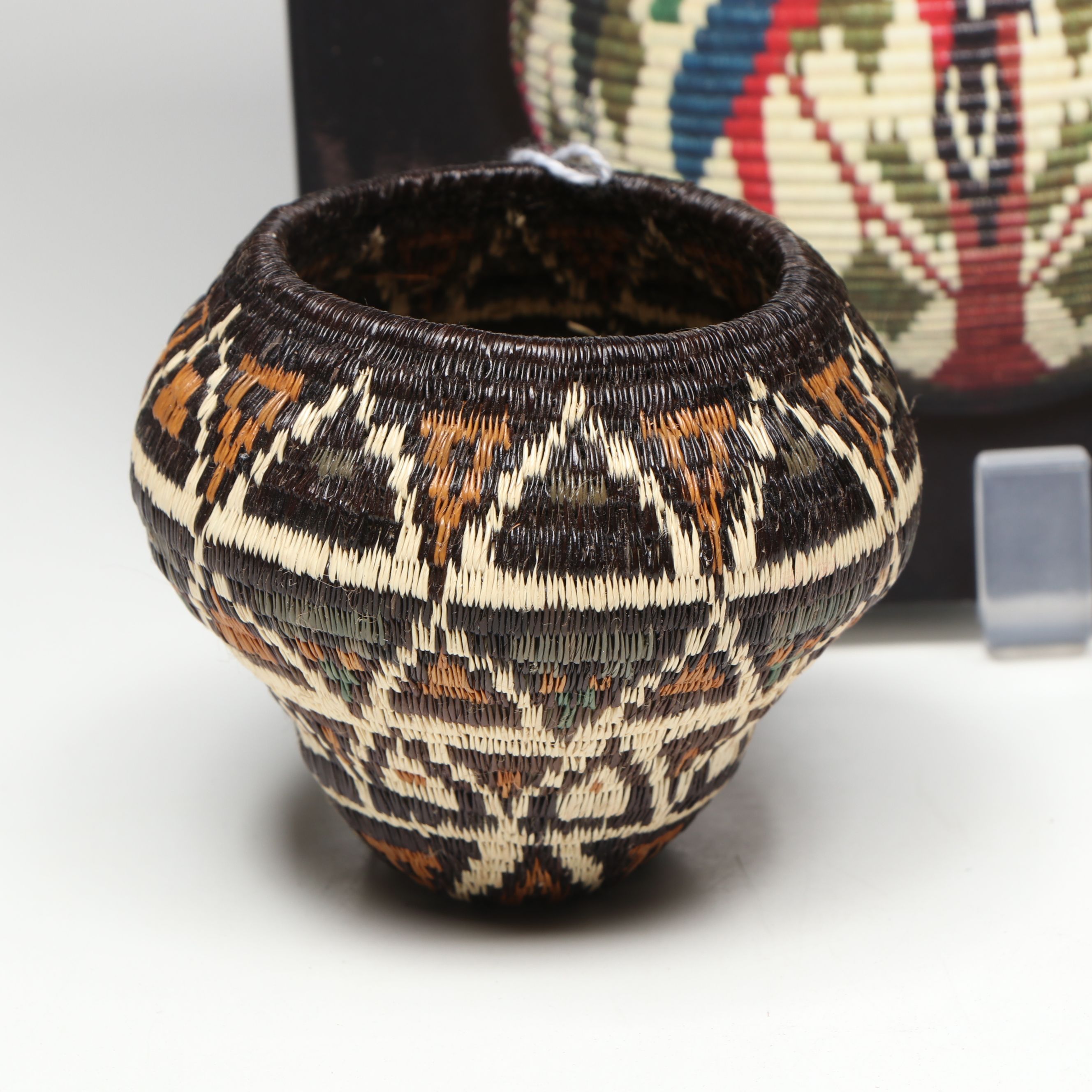 Panamanian Emberá-Wounaan Black Palm Chunga Fiber Geometric Baskets