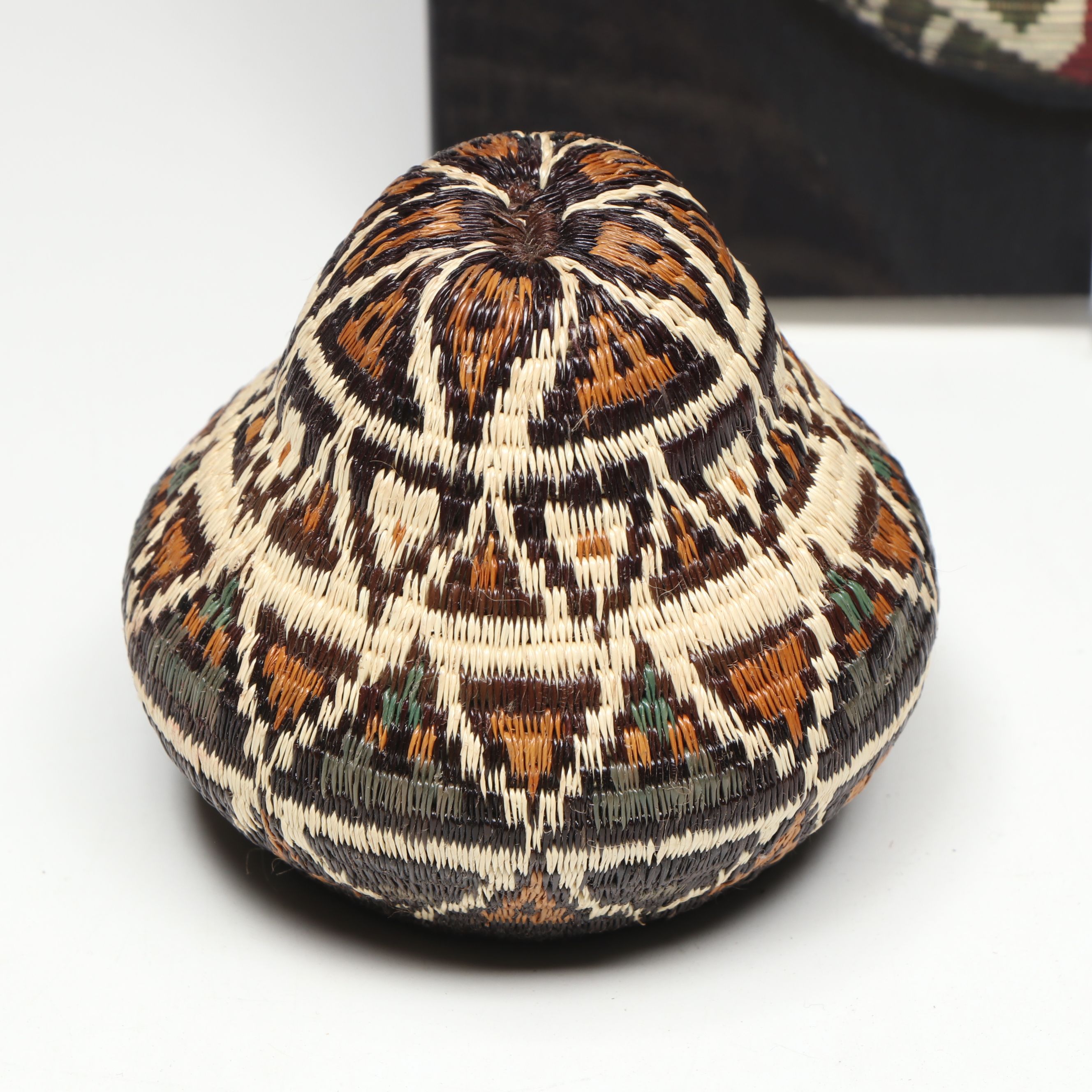 Panamanian Emberá-Wounaan Black Palm Chunga Fiber Geometric Baskets