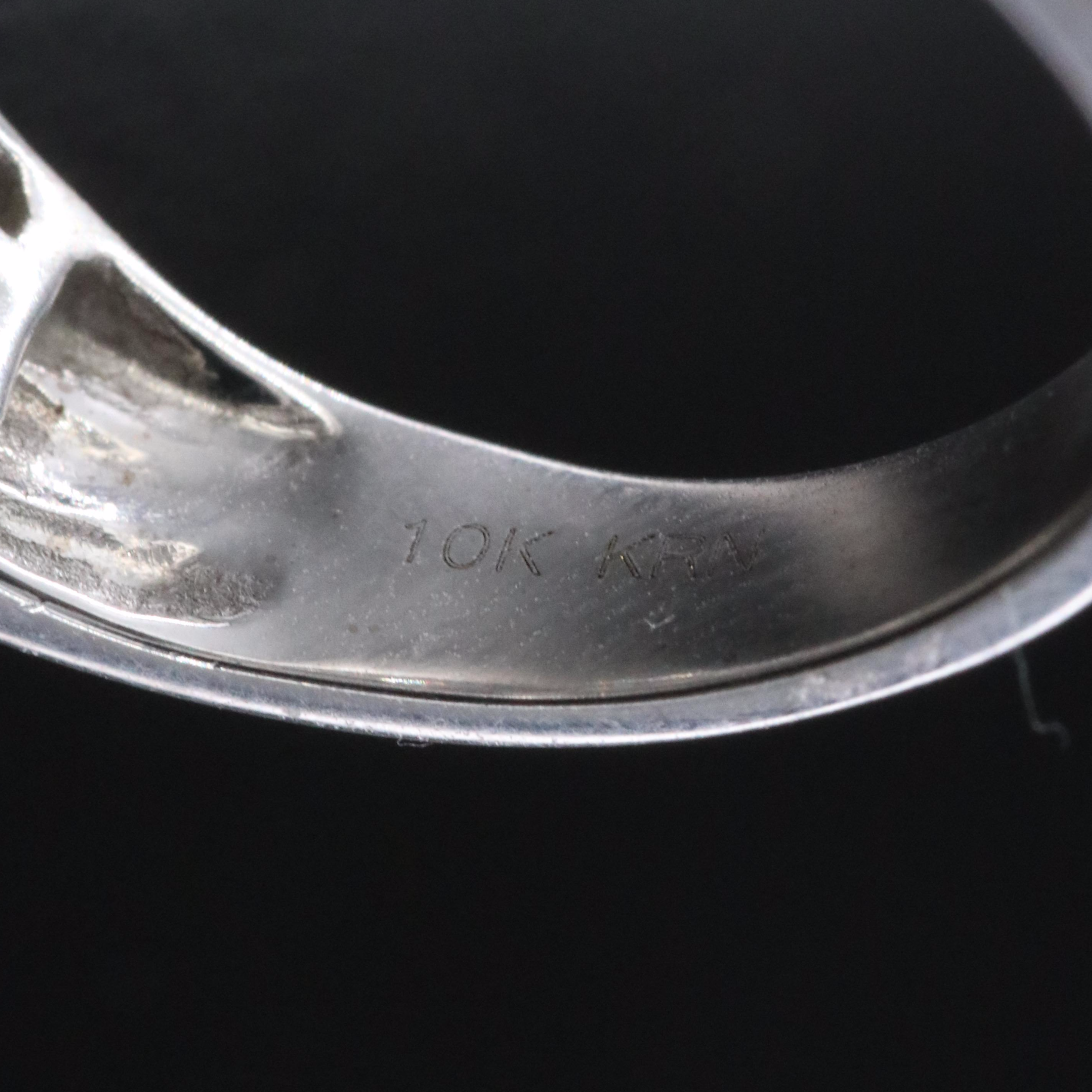 10K 2.00 CTW Diamond Ring