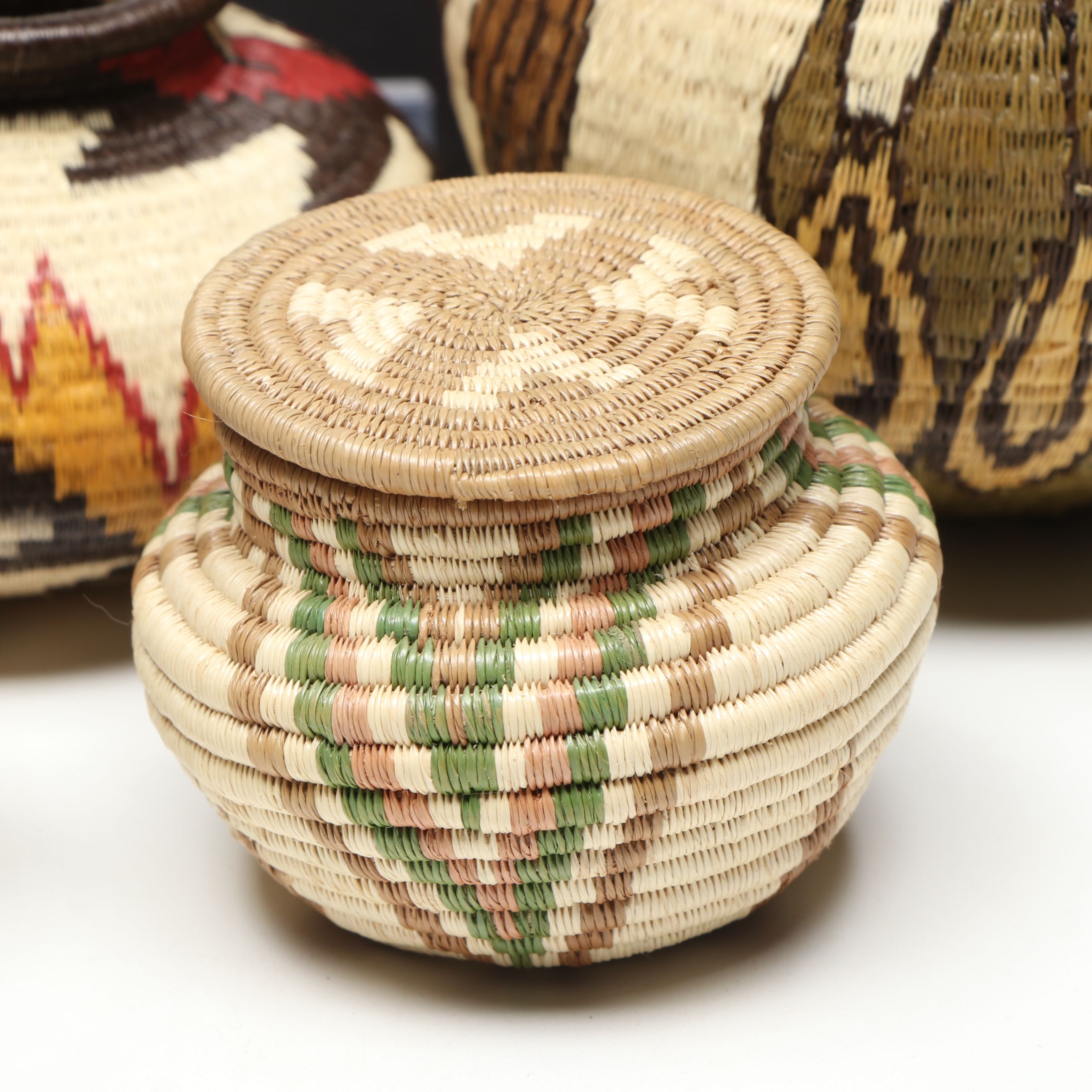 Panamanian Emberá-Wounaan Chunga Fiber Geometric and Pictorial Baskets