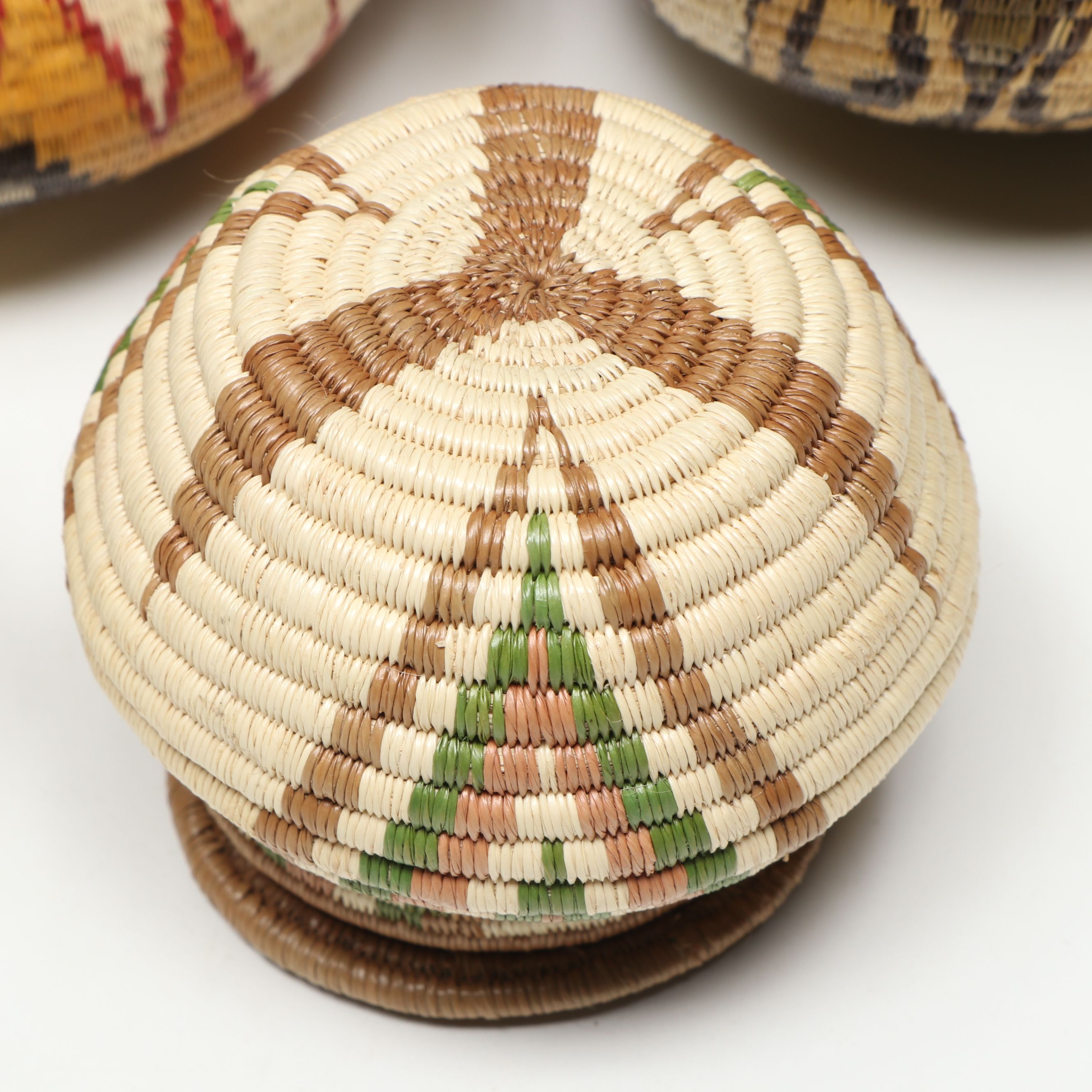 Panamanian Emberá-Wounaan Chunga Fiber Geometric and Pictorial Baskets