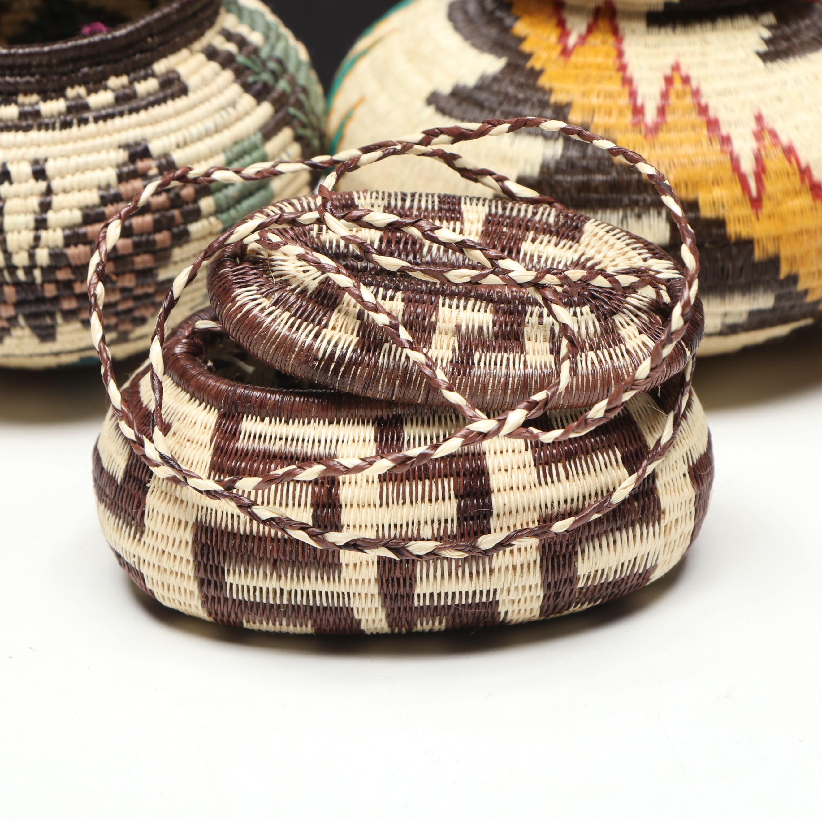 Panamanian Emberá-Wounaan Chunga Fiber Geometric and Pictorial Baskets