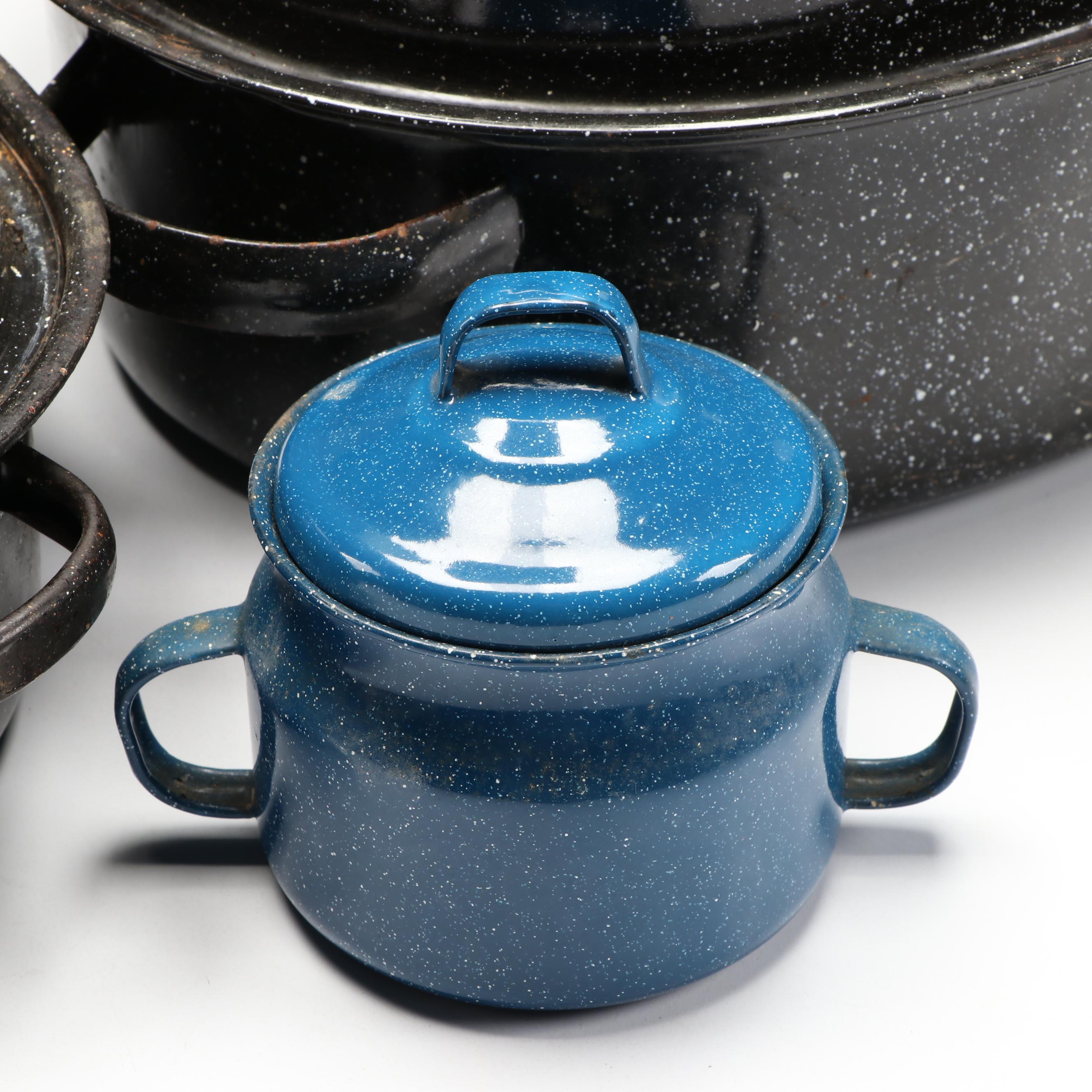 Graniteware Stock Pot and Roasting Pans, 20th Century