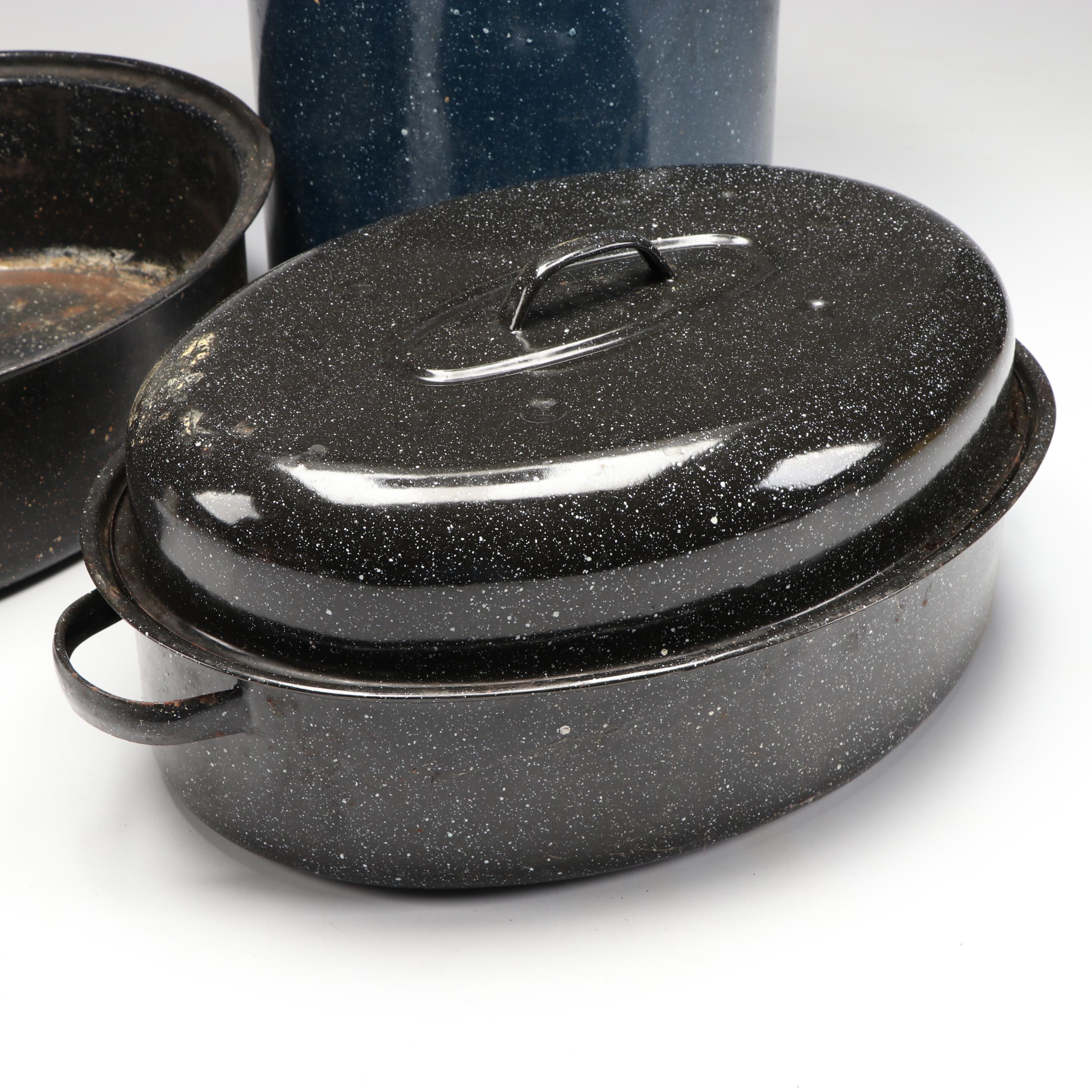 Graniteware Stock Pot and Roasting Pans, 20th Century