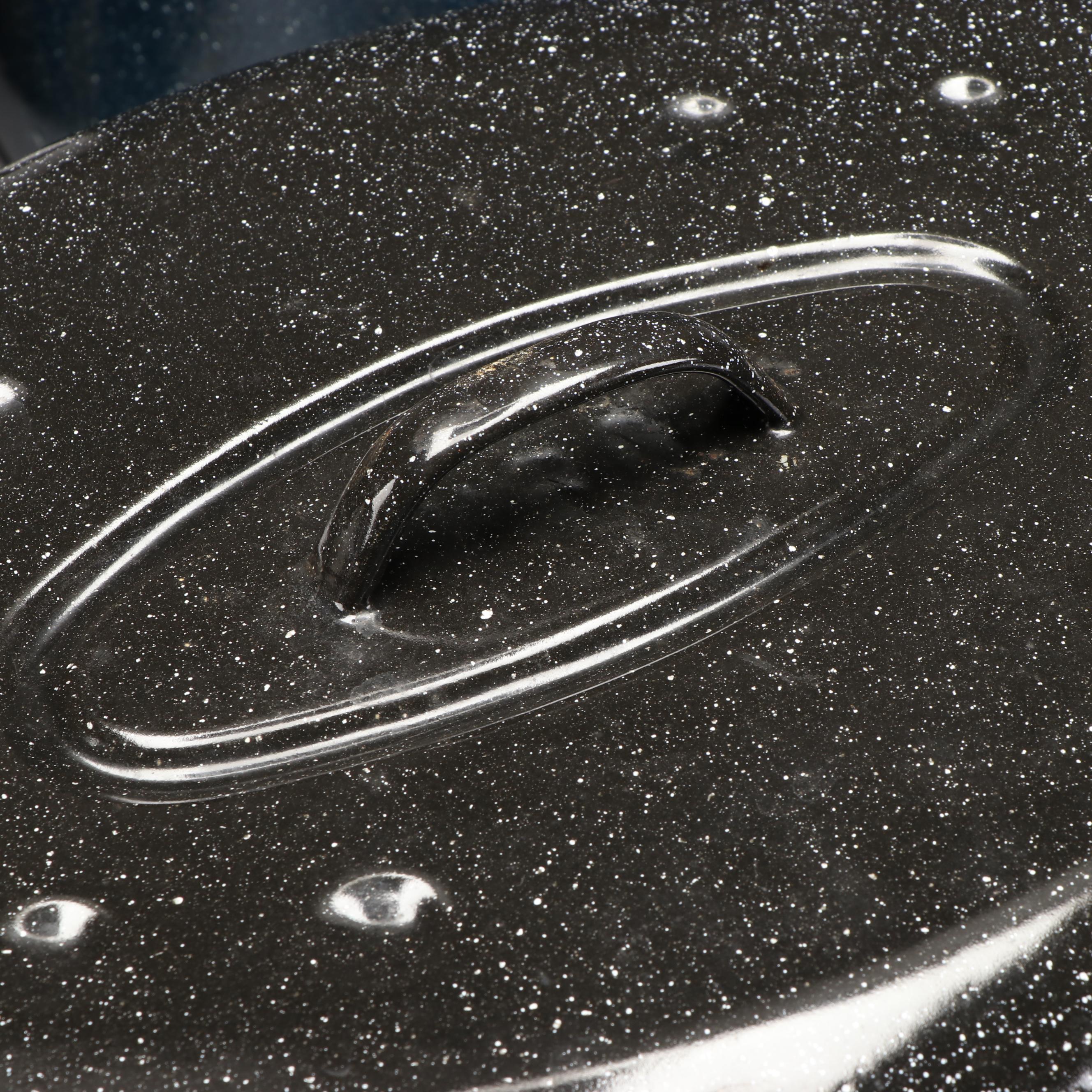 Graniteware Stock Pot and Roasting Pans, 20th Century