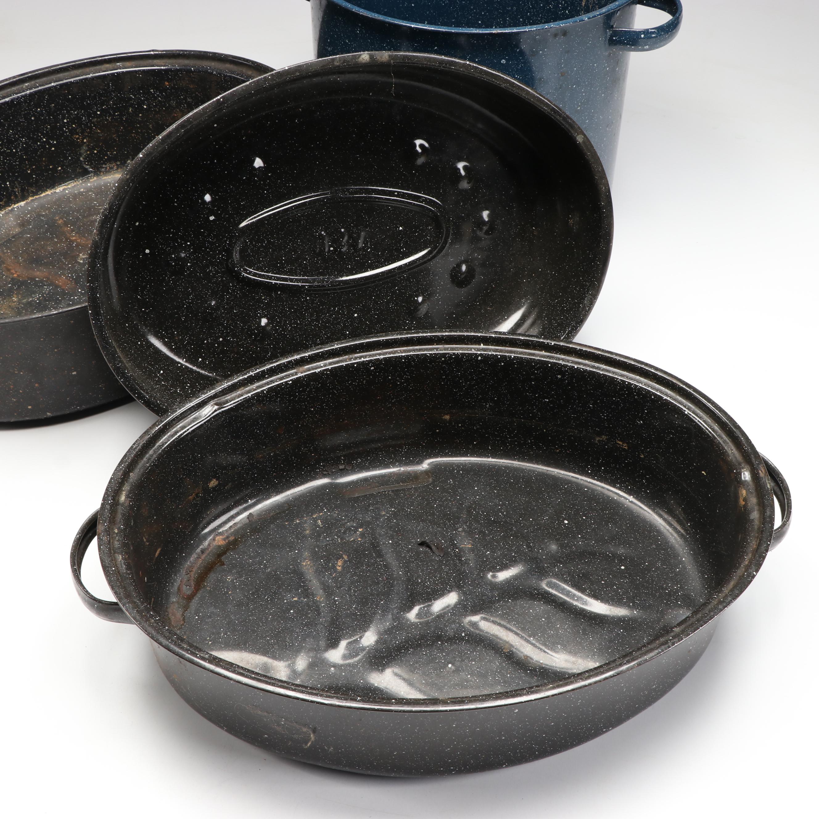Graniteware Stock Pot and Roasting Pans, 20th Century