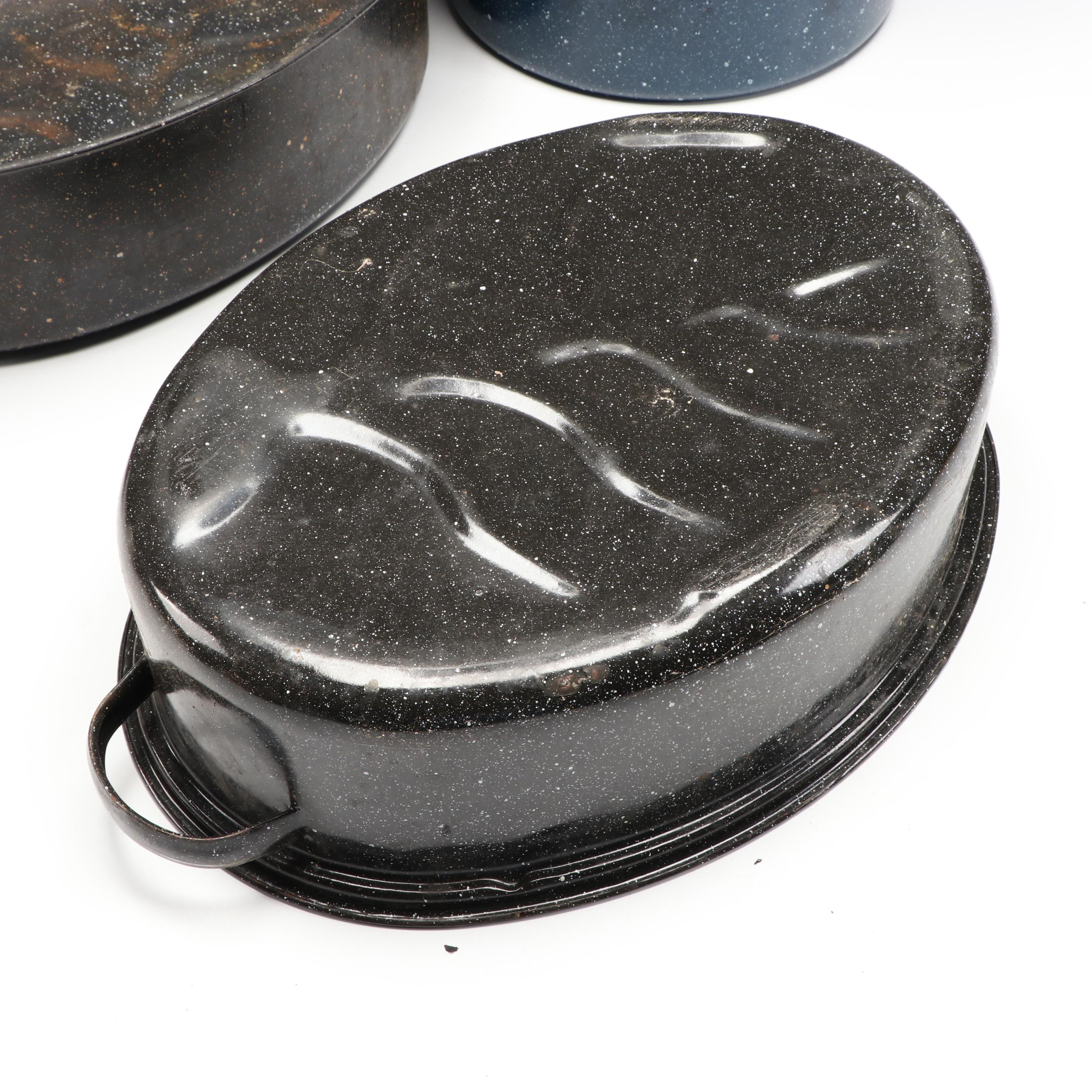 Graniteware Stock Pot and Roasting Pans, 20th Century