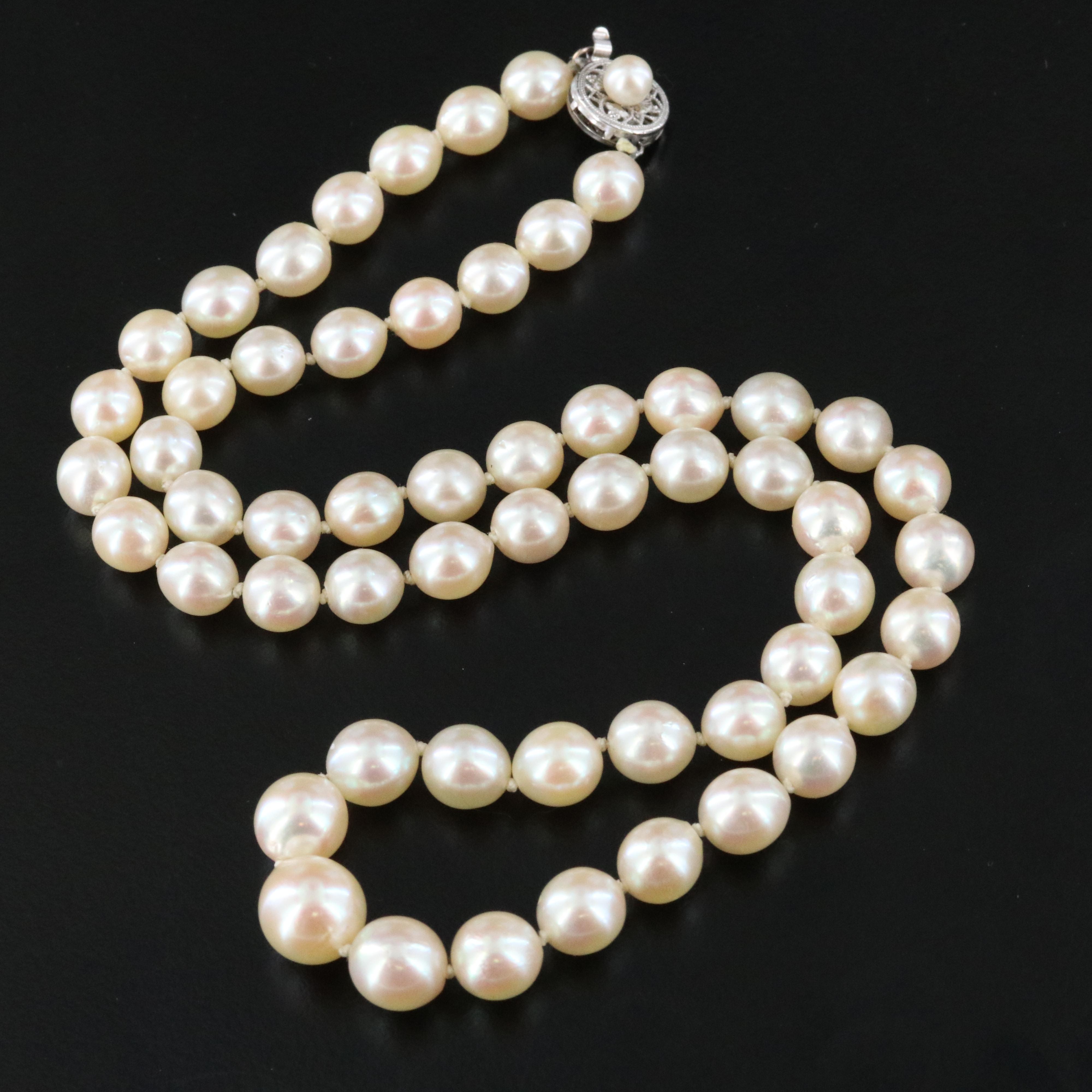 Graduated Pearl Necklace with 14K Clasp