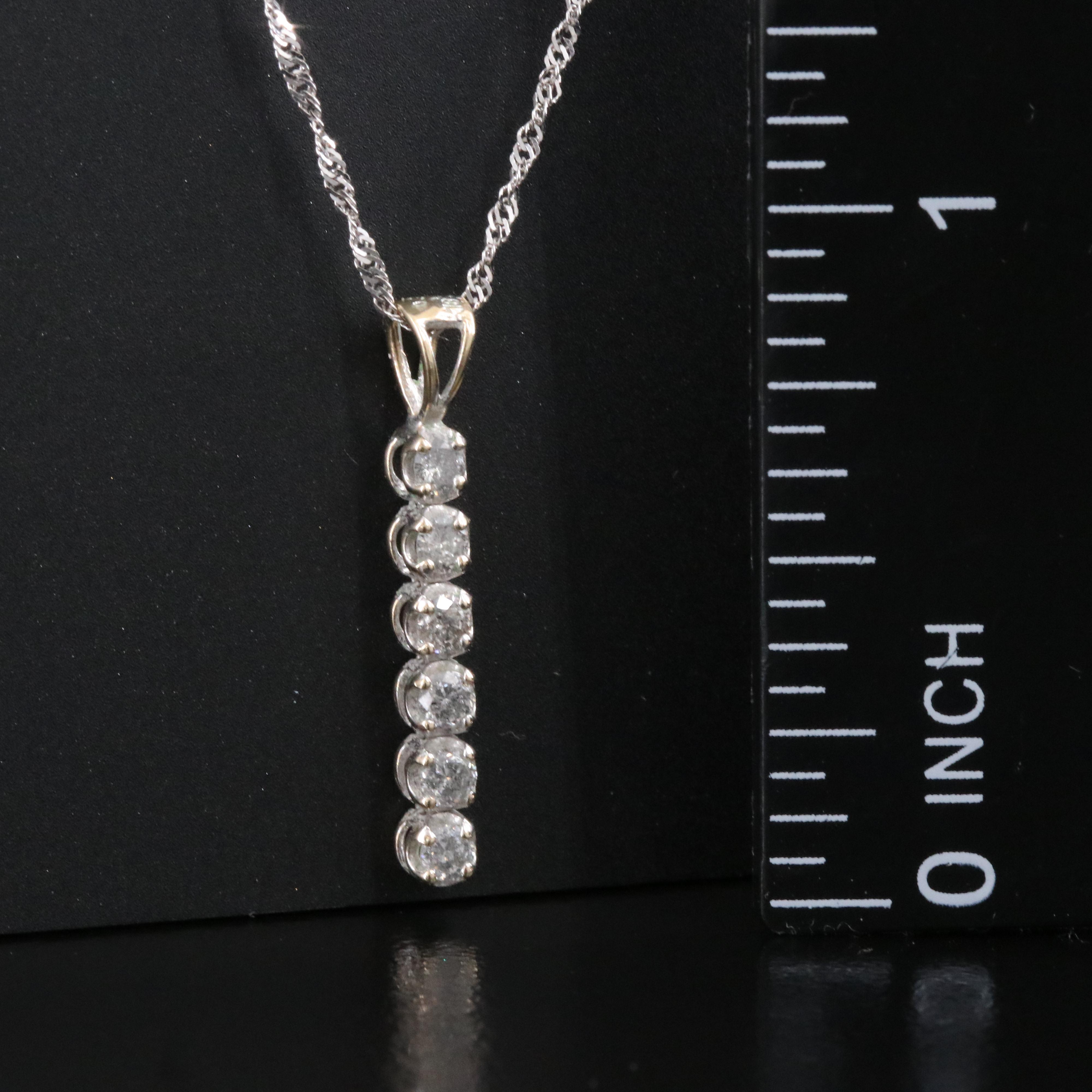 18K 0.24 CTW Diamond Pendant Necklace
