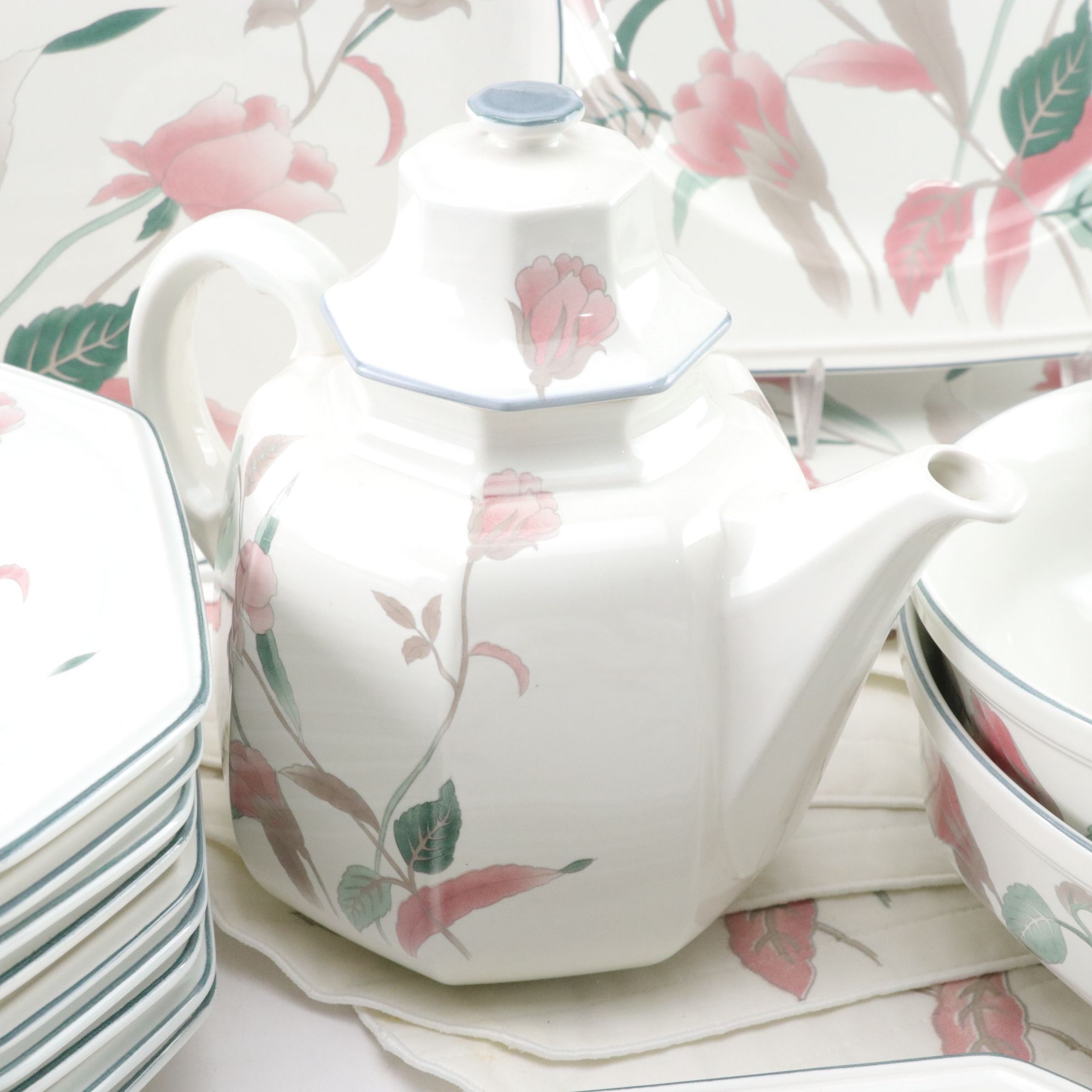 Mikasa Continental "Silk Flowers" Stoneware Dinnerware