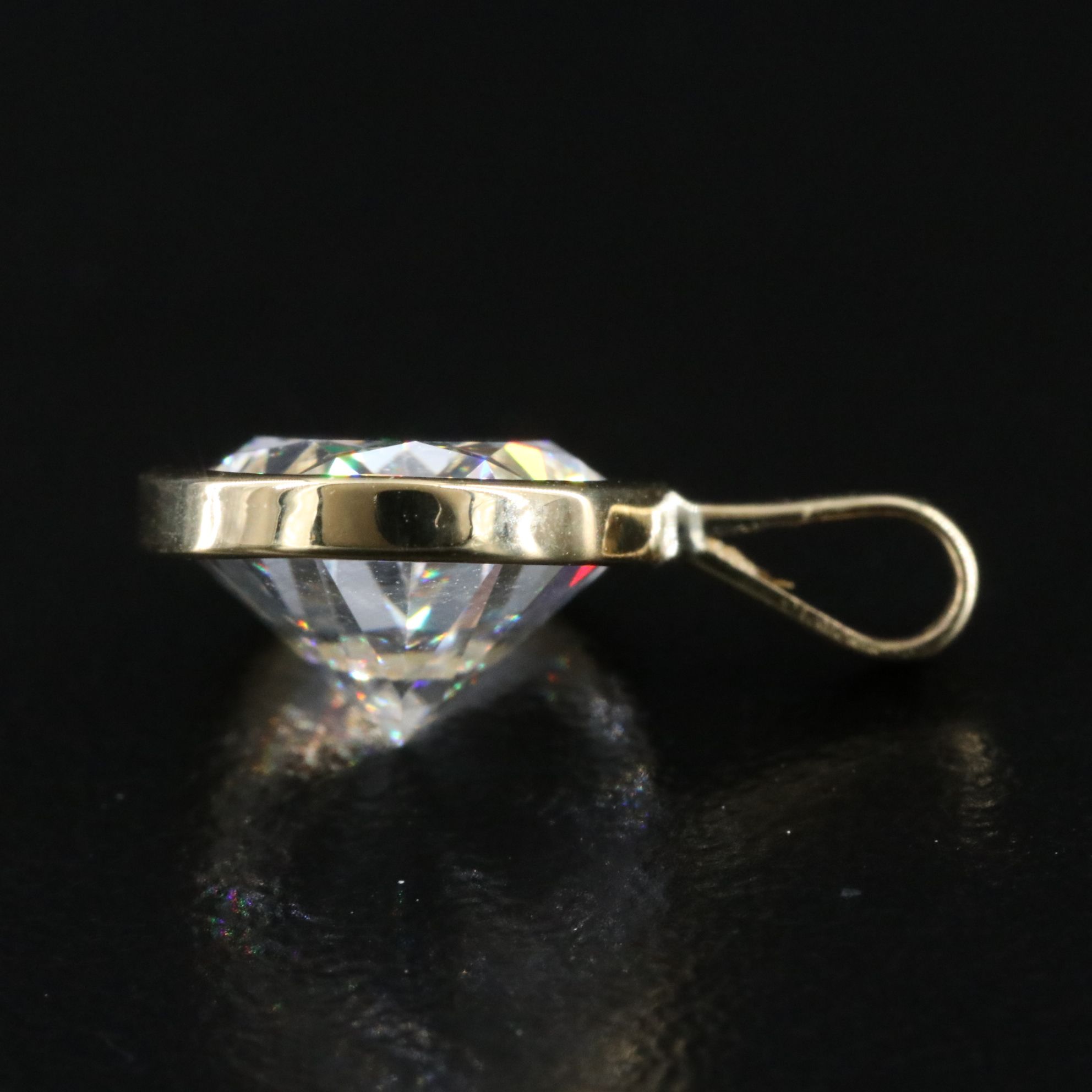 18K 3.55 CT Lab Grown Diamond Pendant with IGI Report