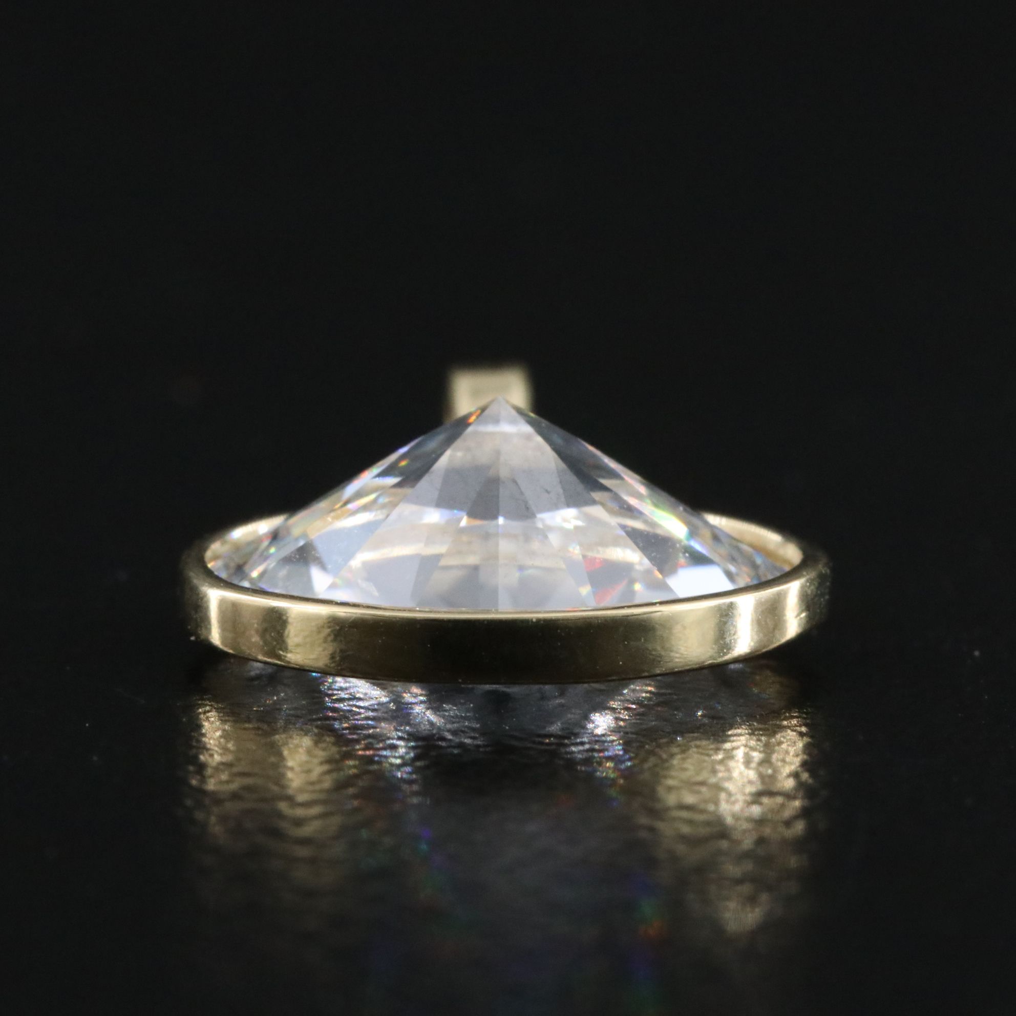 18K 3.55 CT Lab Grown Diamond Pendant with IGI Report