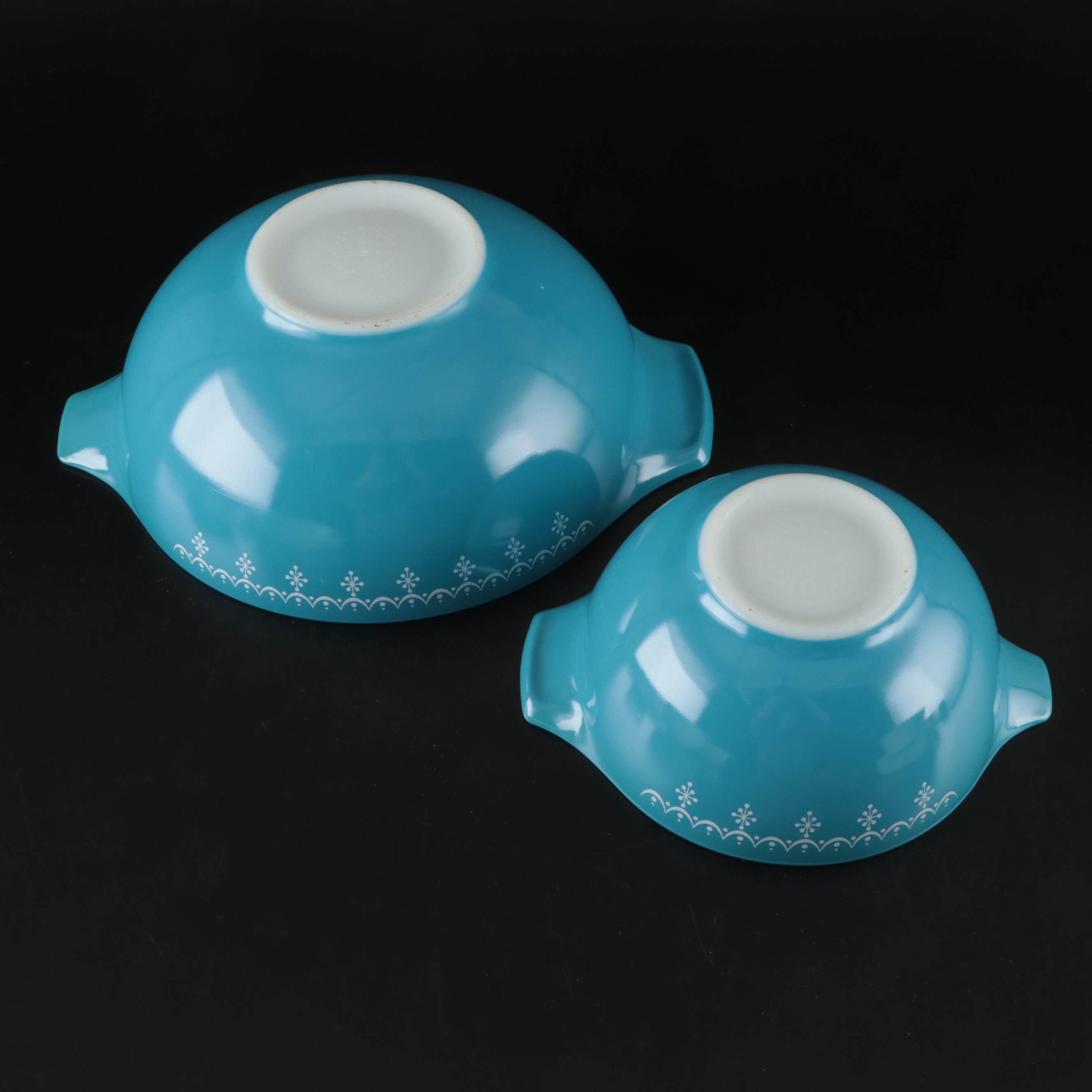 Pyrex "Snowflake Blue" Nesting Bowls Other Baking Dish and  Measuring Cup