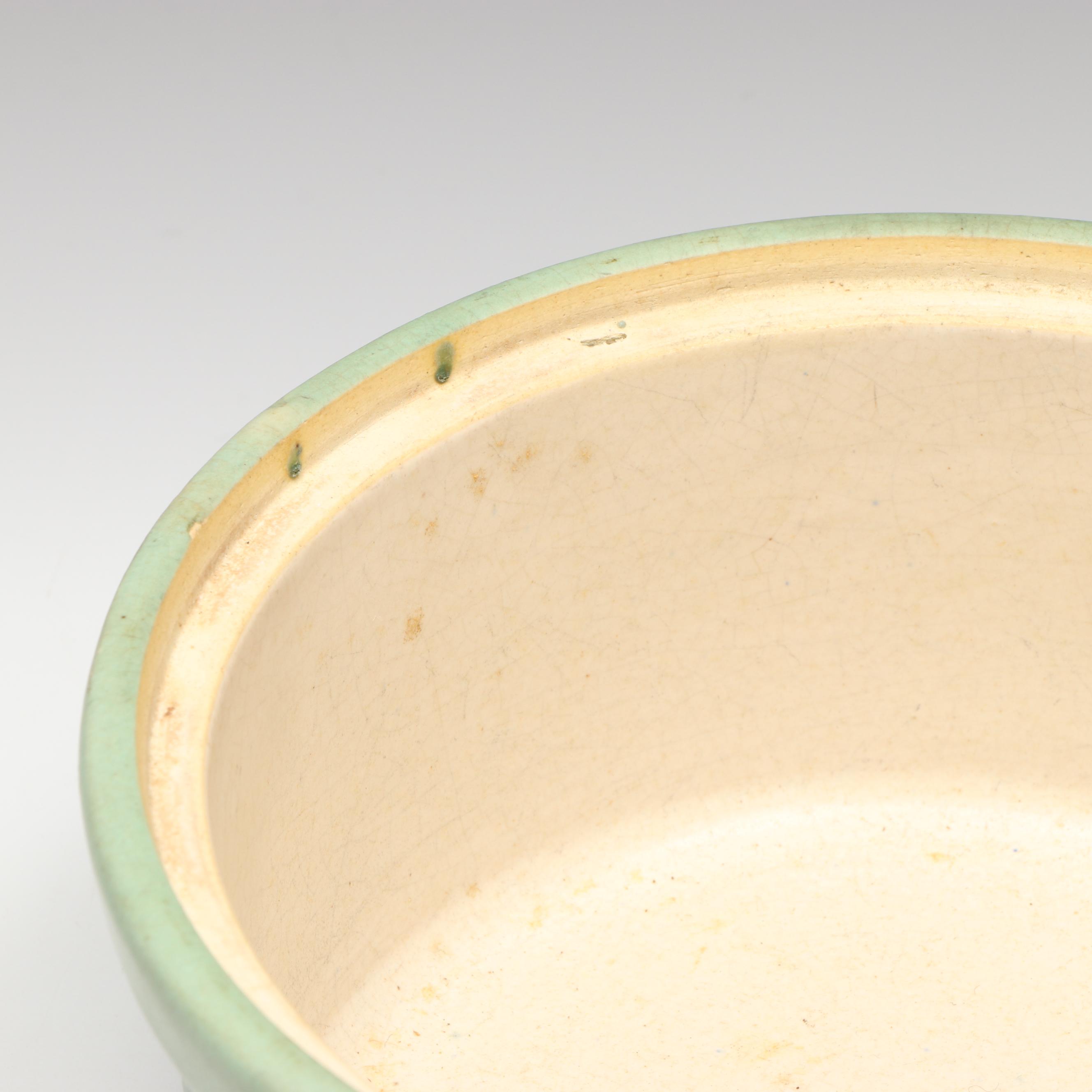 Ribbed Celadon Green Stoneware Tulip Covered Baking Dish, Mid-20th Century