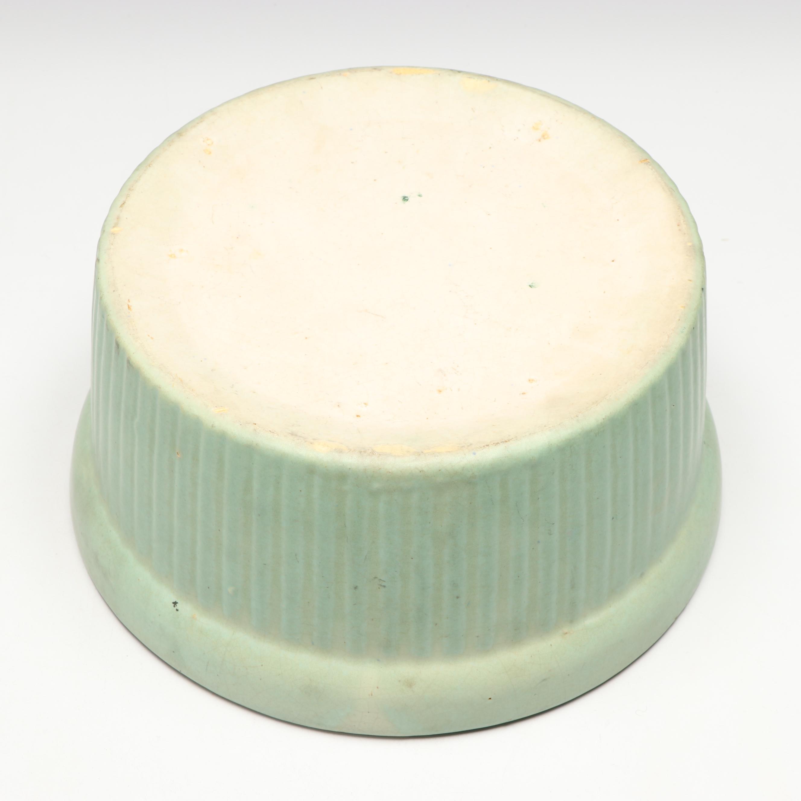 Ribbed Celadon Green Stoneware Tulip Covered Baking Dish, Mid-20th Century