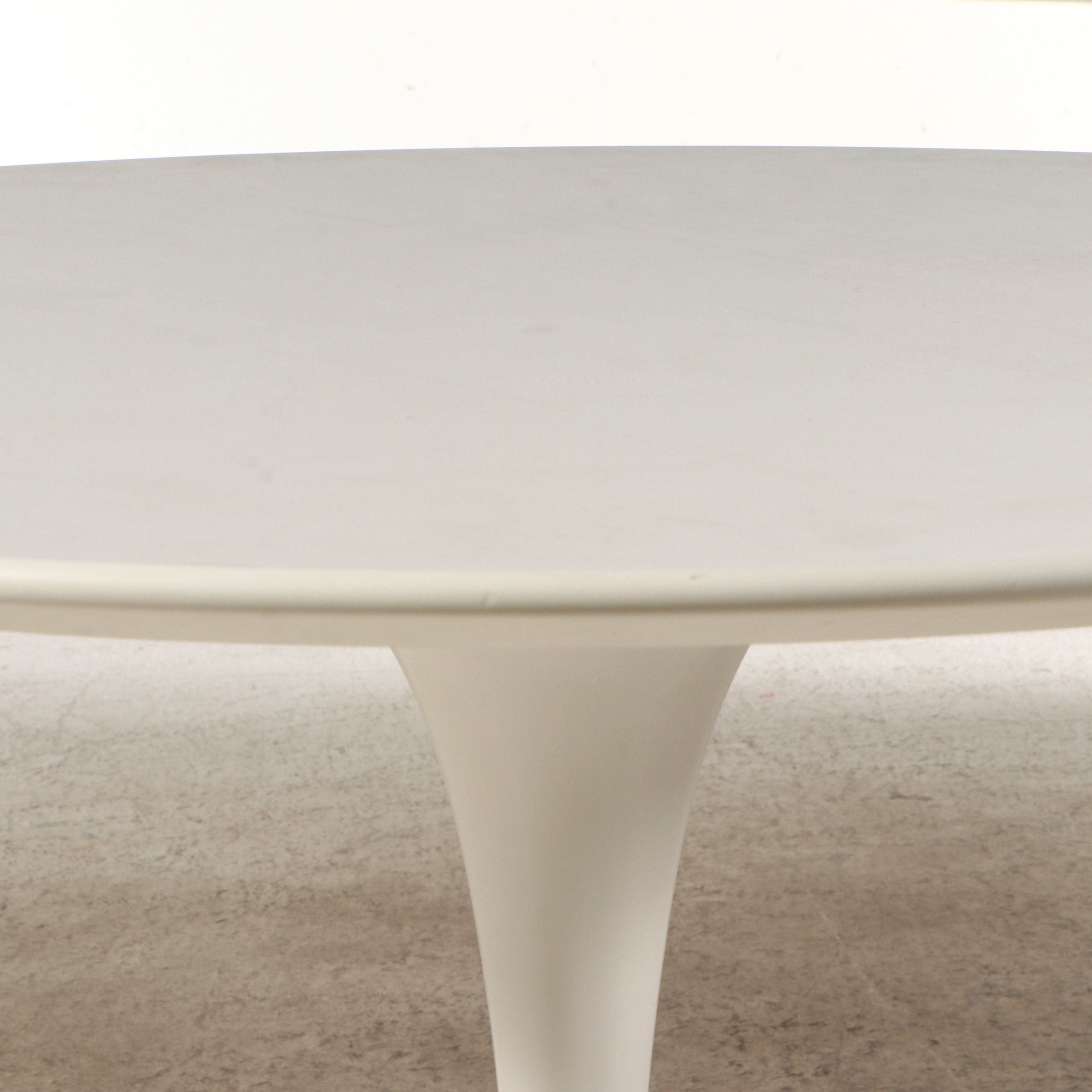 Knoll Studio Mid Century Modern Style Tulip Dining Table