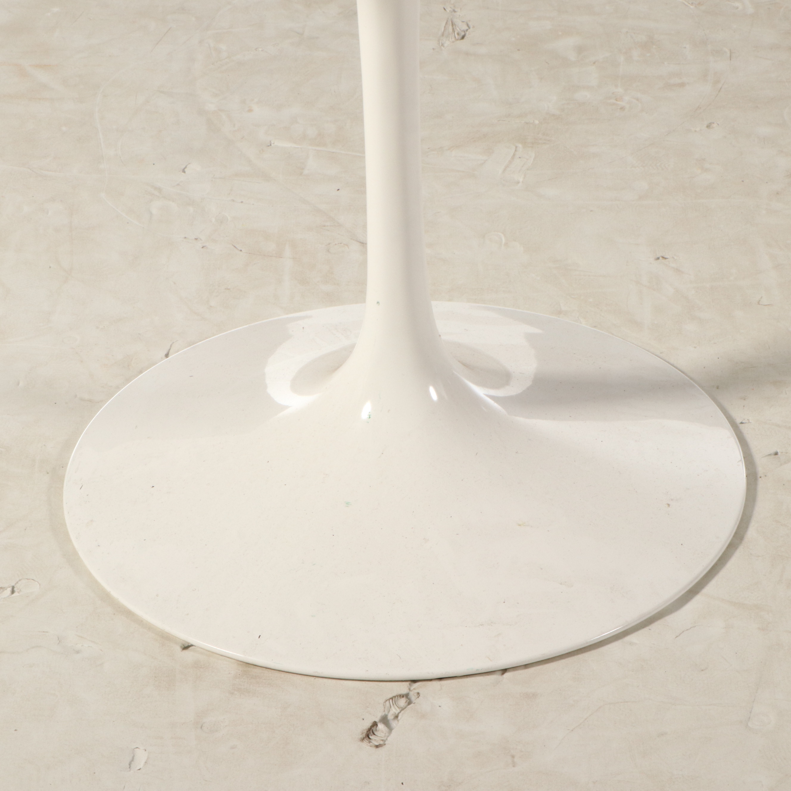 Knoll Studio Mid Century Modern Style Tulip Dining Table