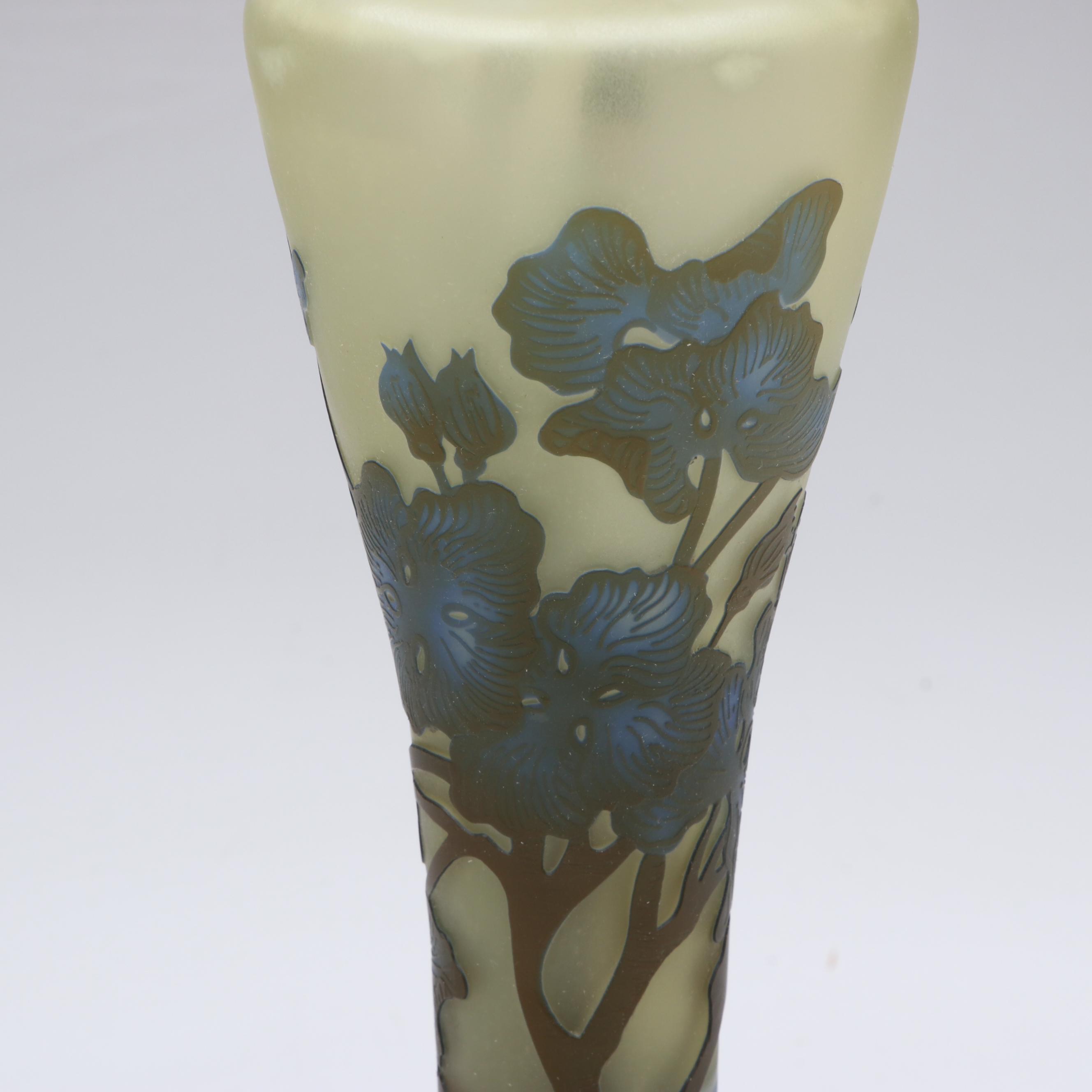 Dale Tiffany Art Nouveau Style Cameo Glass Table Lamp with Illuminated Base