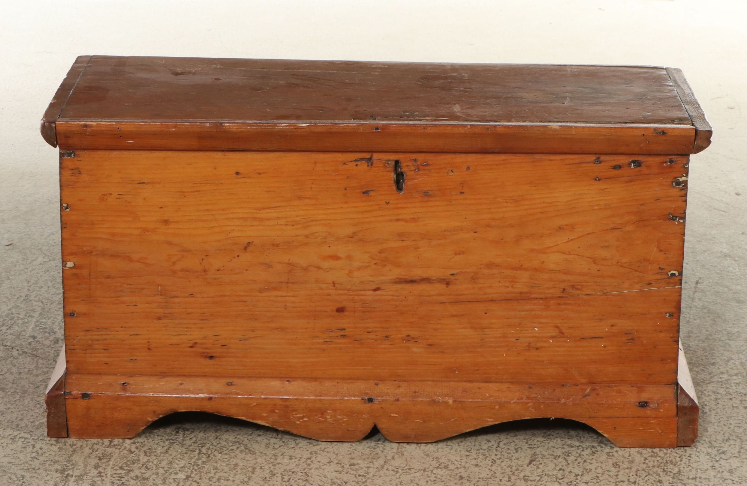 Early American Style Pine Blanket Chest