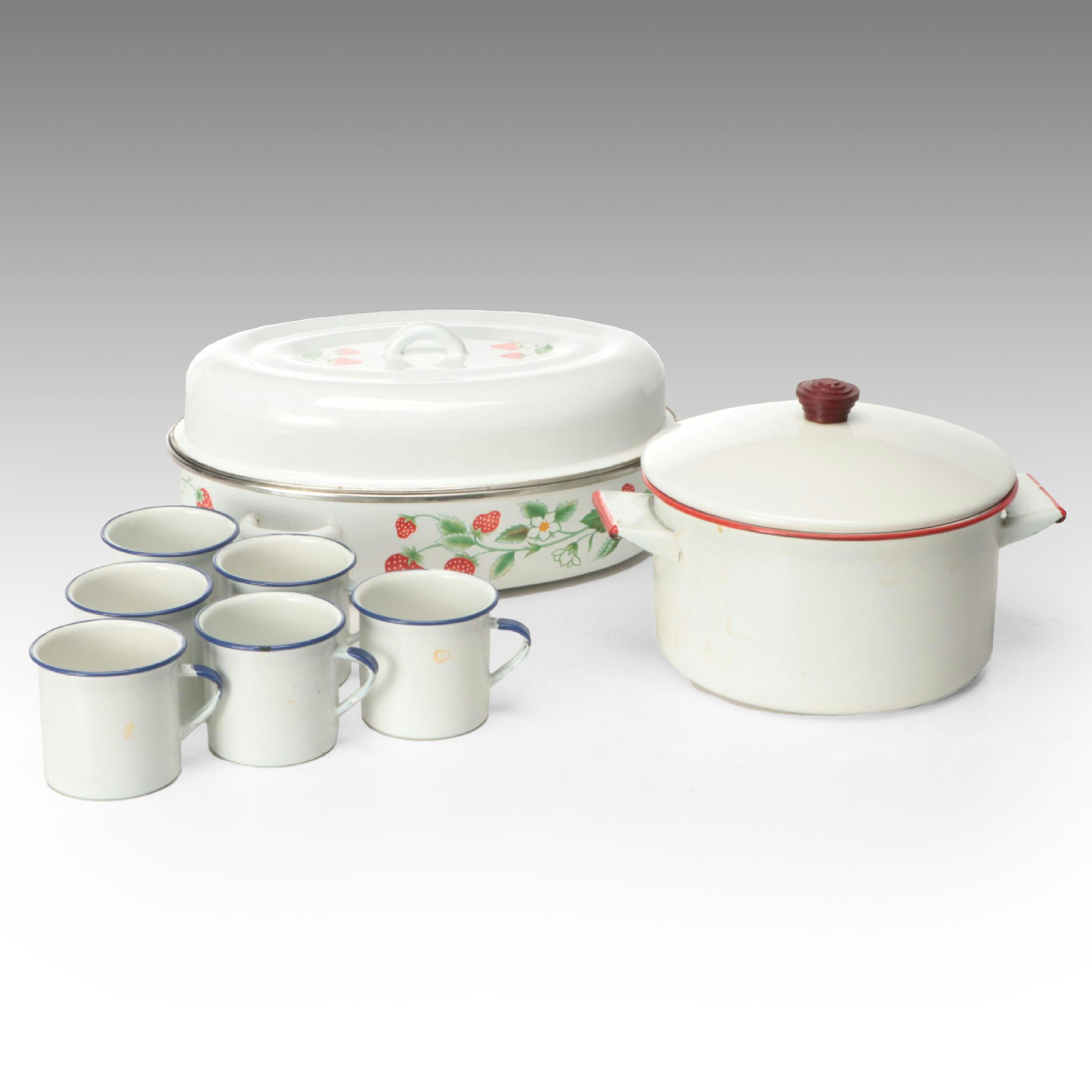 Vintage Enamel Roasting Pan with Pot and Mugs, Early to Mid-20th Century