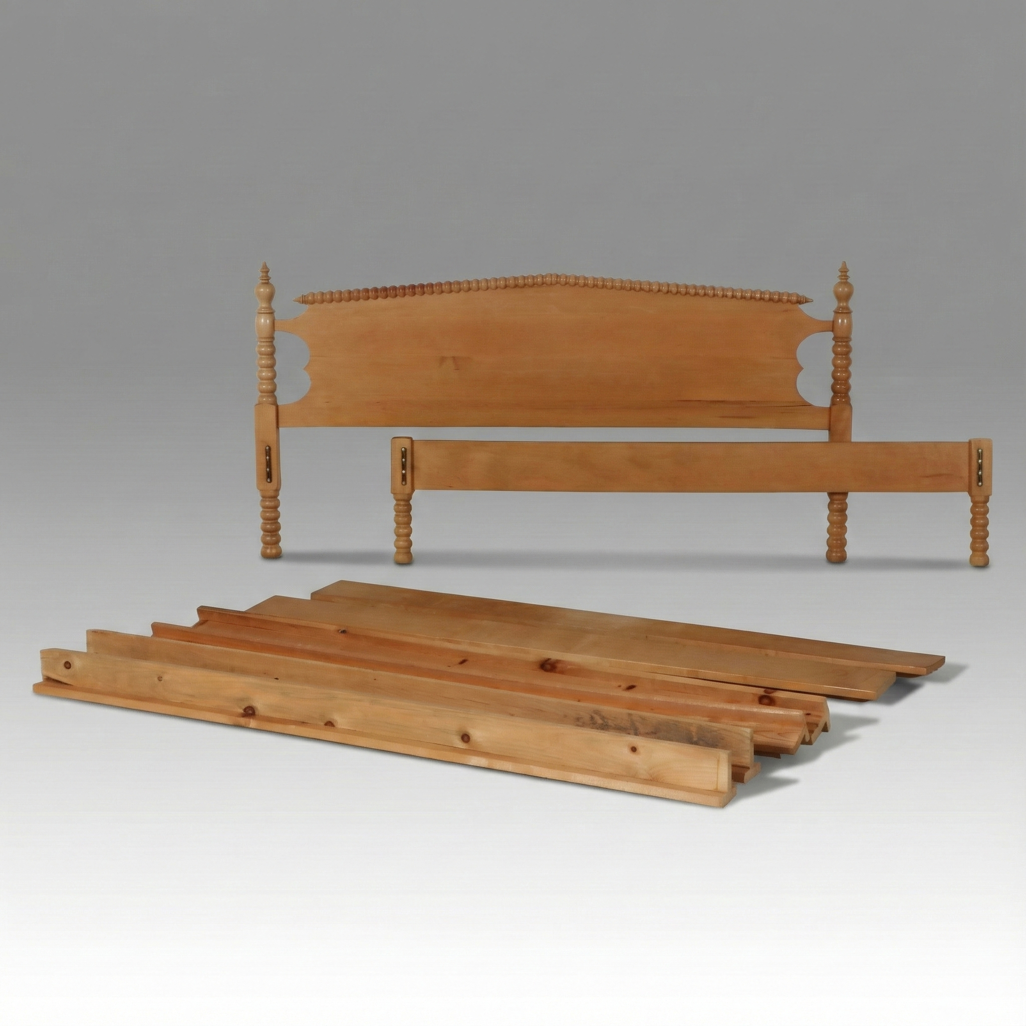 Jenny Lind Style Maple Spool Bed, 20th Century