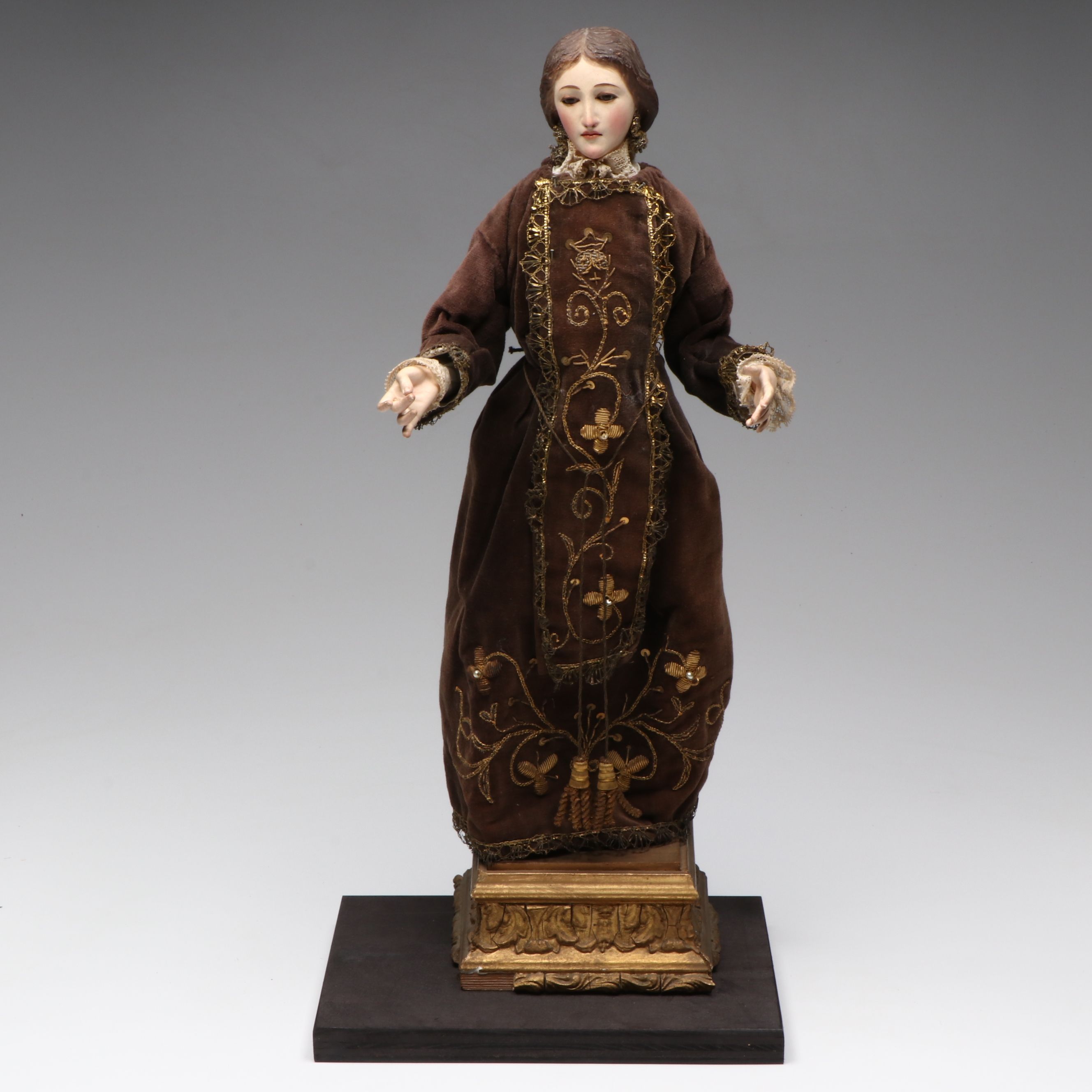 Virgin of Devotion Articulated Carved Wooden Statuette, 19th Century