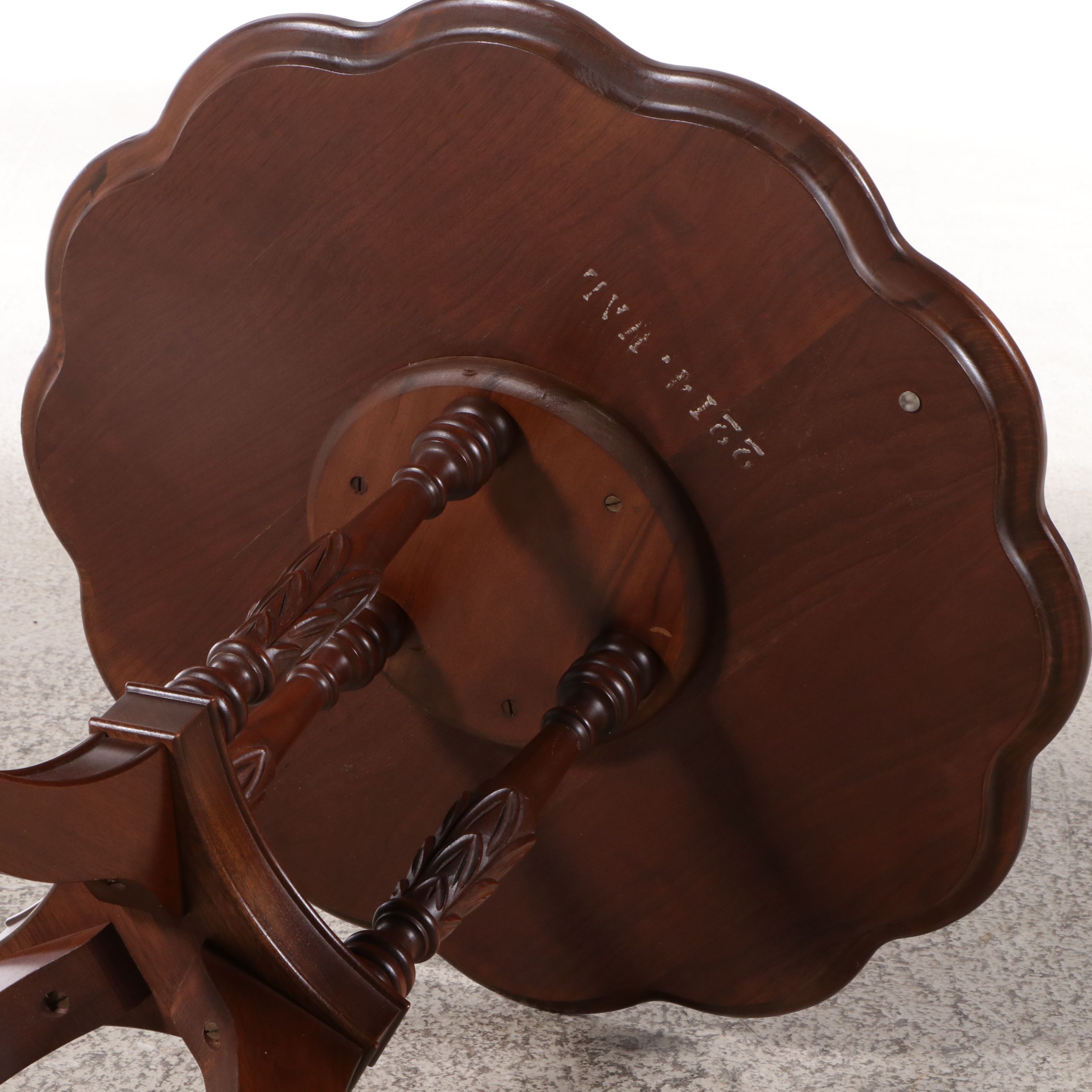 Federal Style Mahogany Pie Crust Table, Mid-20th Century