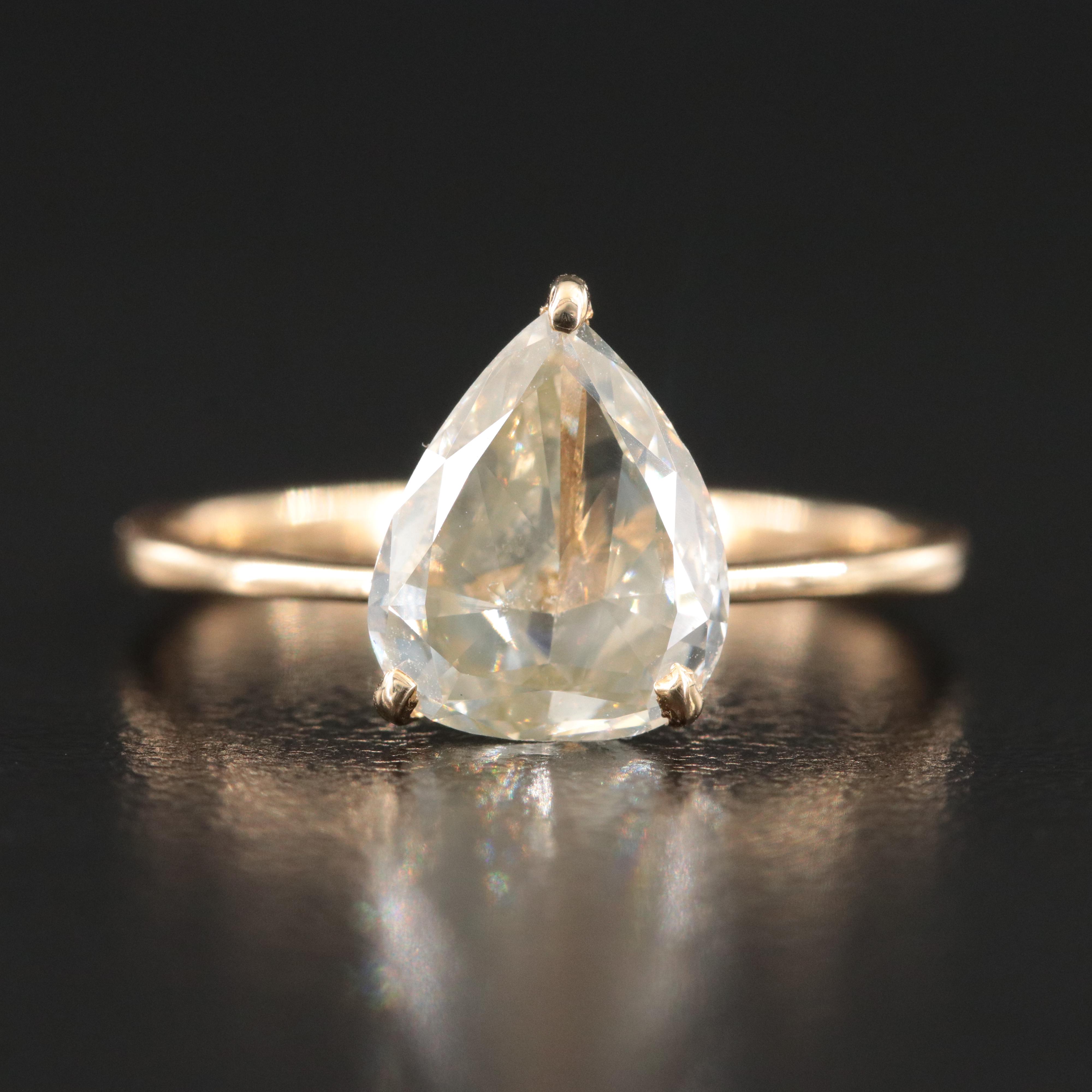 18K 2.00 CT Diamond Solitaire Ring with IGI Report