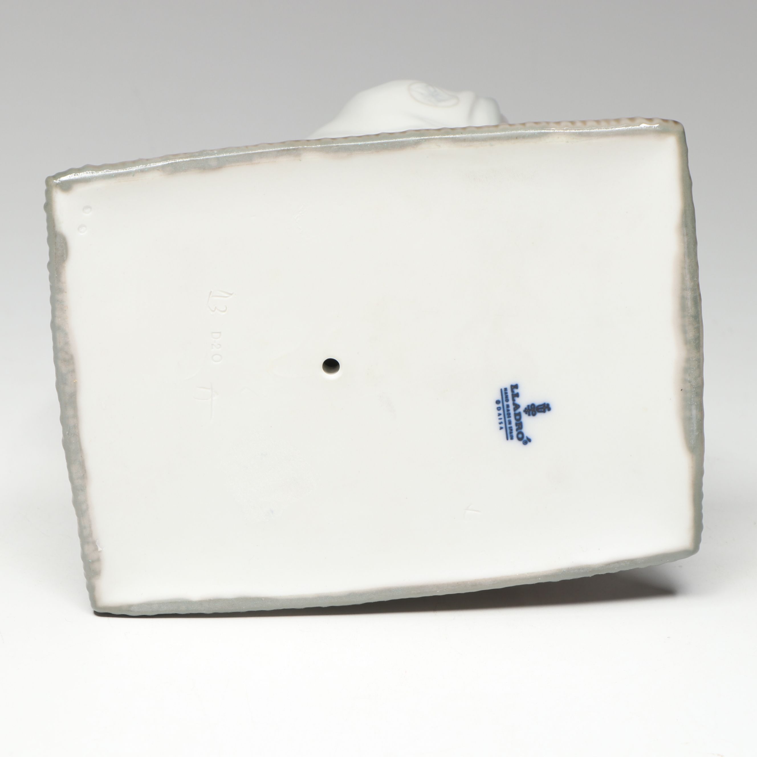 Lladró "Japanese Girl Decorating" Porcelain Figurine