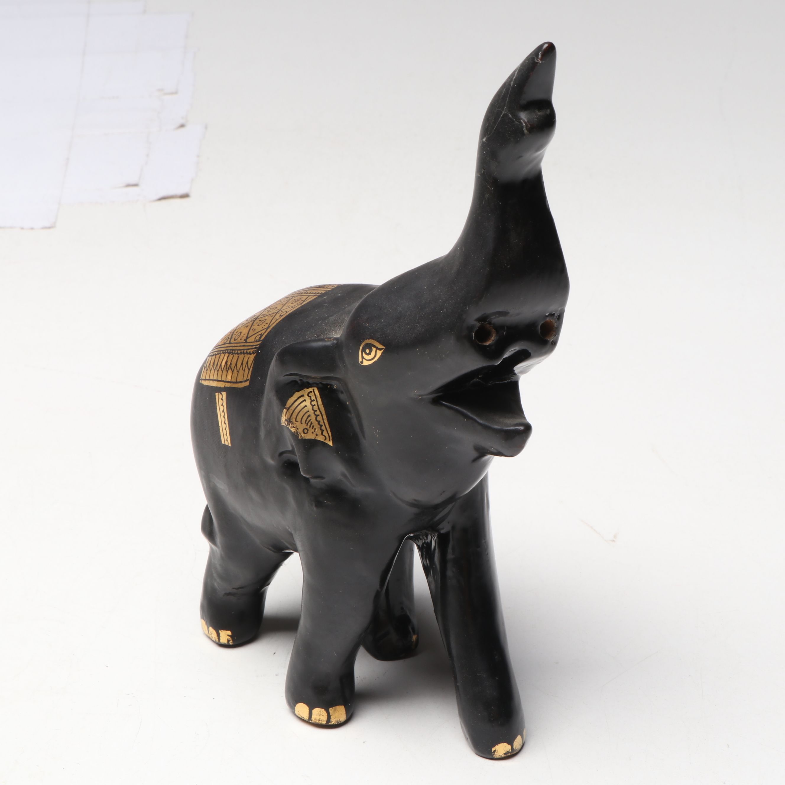 Metzler & Ortloff Thermometer with Japanese and Other Décor and Tableware