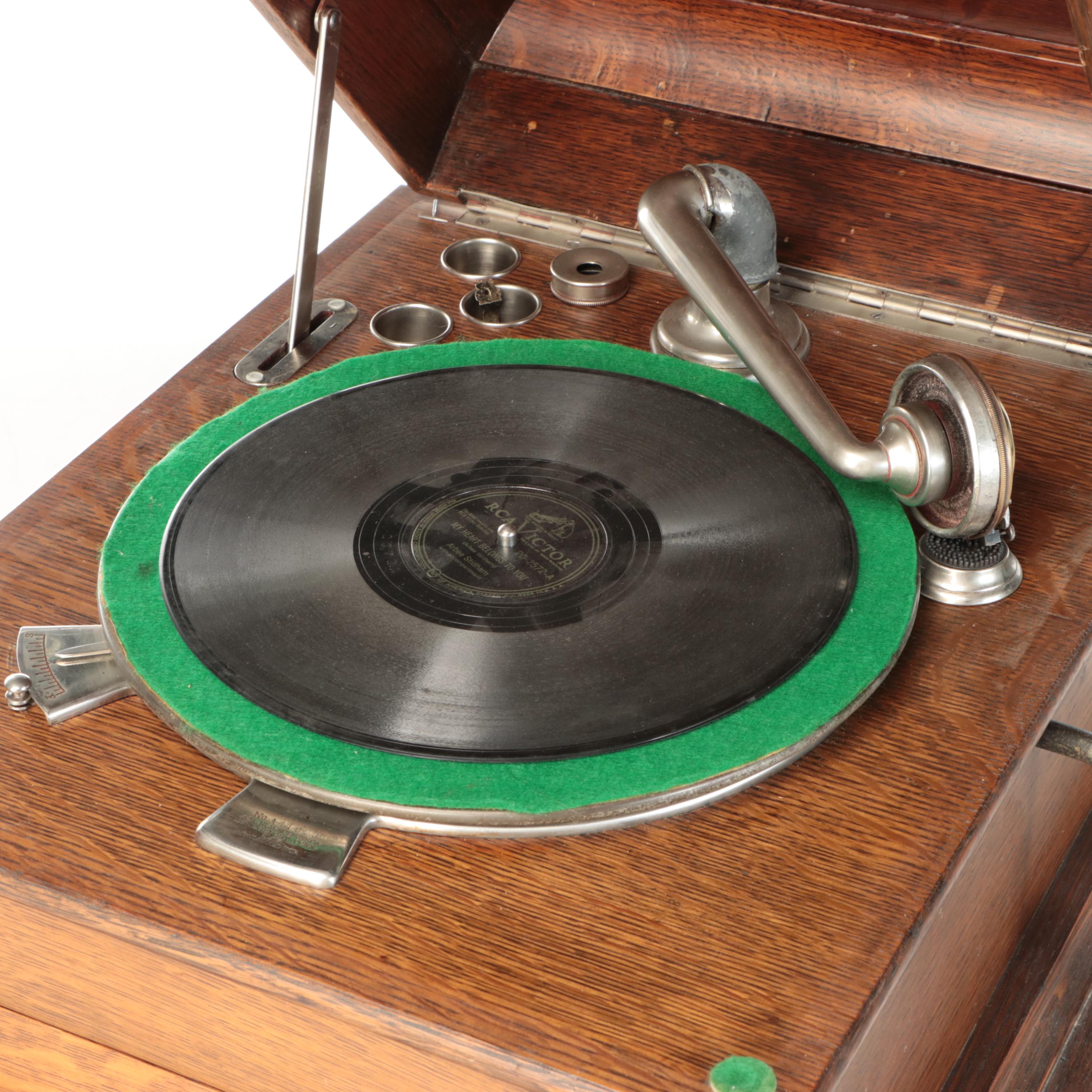 American Graphophone Company 78 RPM Vintage Oak Gramophone