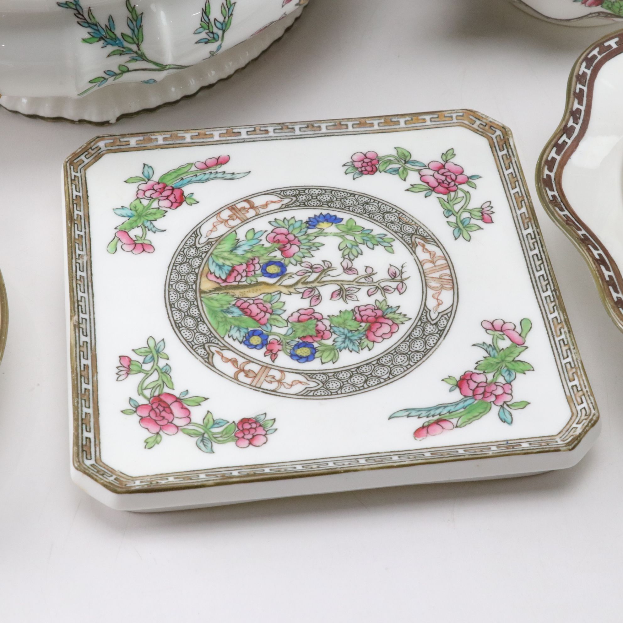 Coalport "Indian Tree" Scalloped Edge Bone China Dinnerware, Early/Mid-20th C.