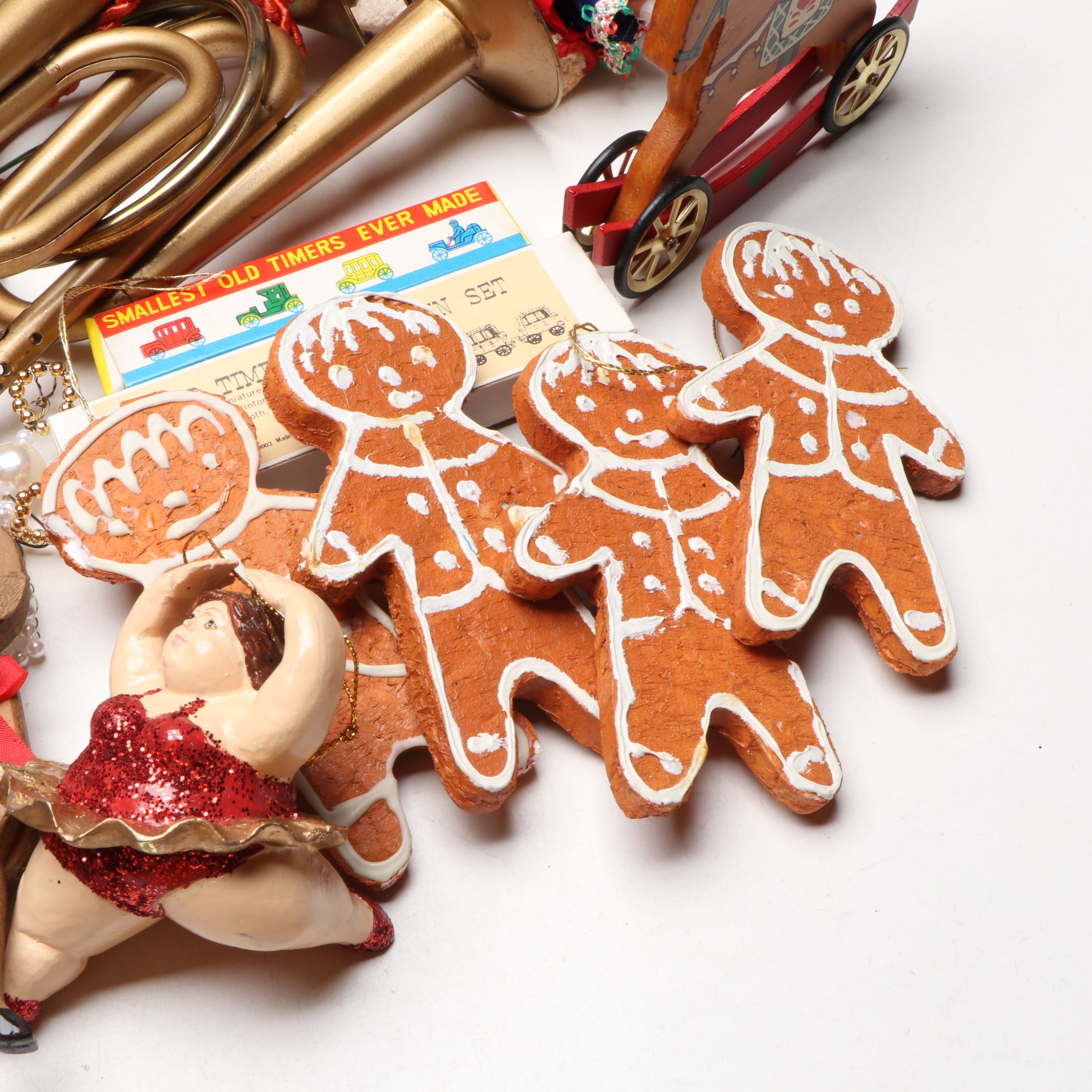 Floral & Hardy Apples, and More Christmas Ornaments with Figurines and Décor