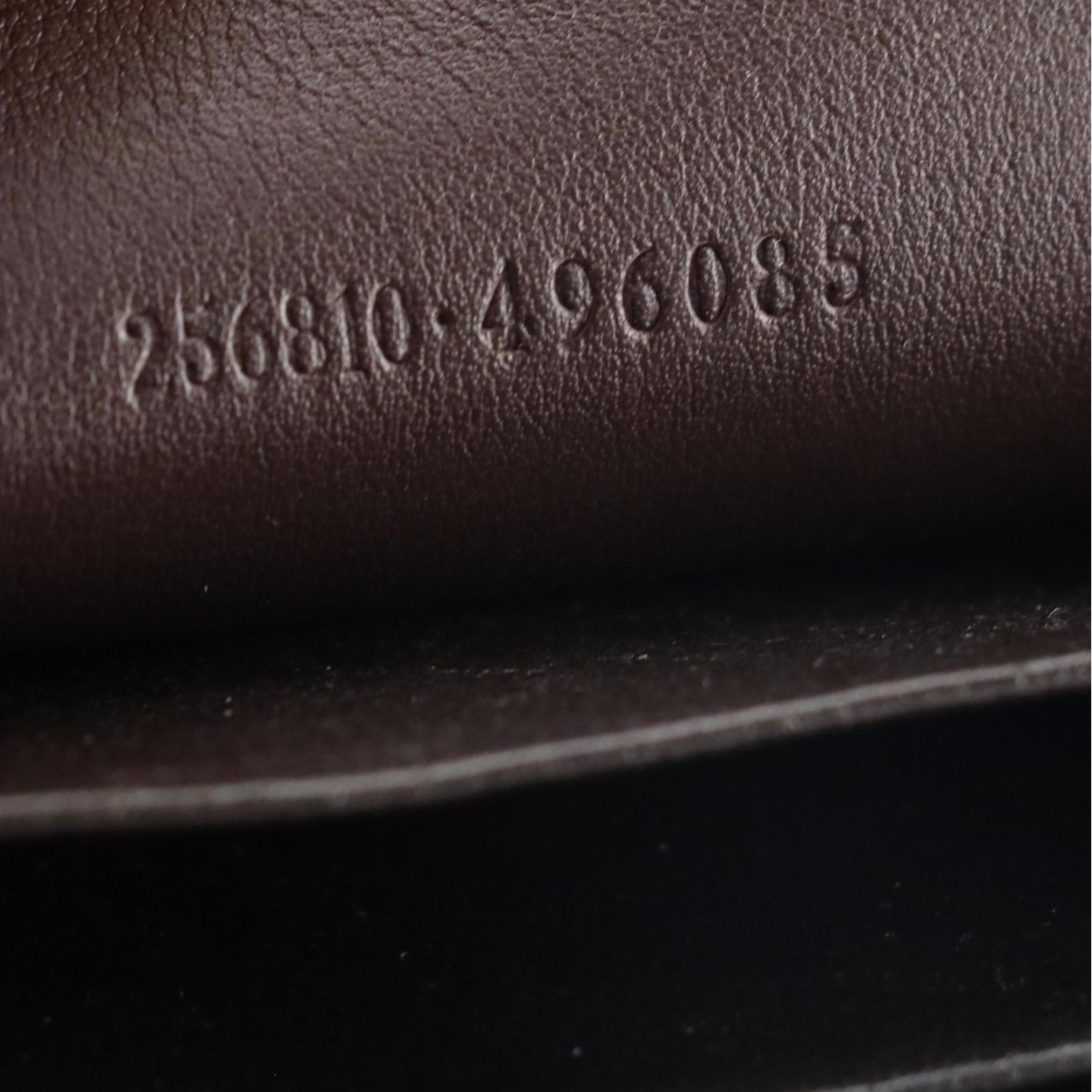 Gucci Zip-Around Card Case in Chocolate Brown Guccissima Leather