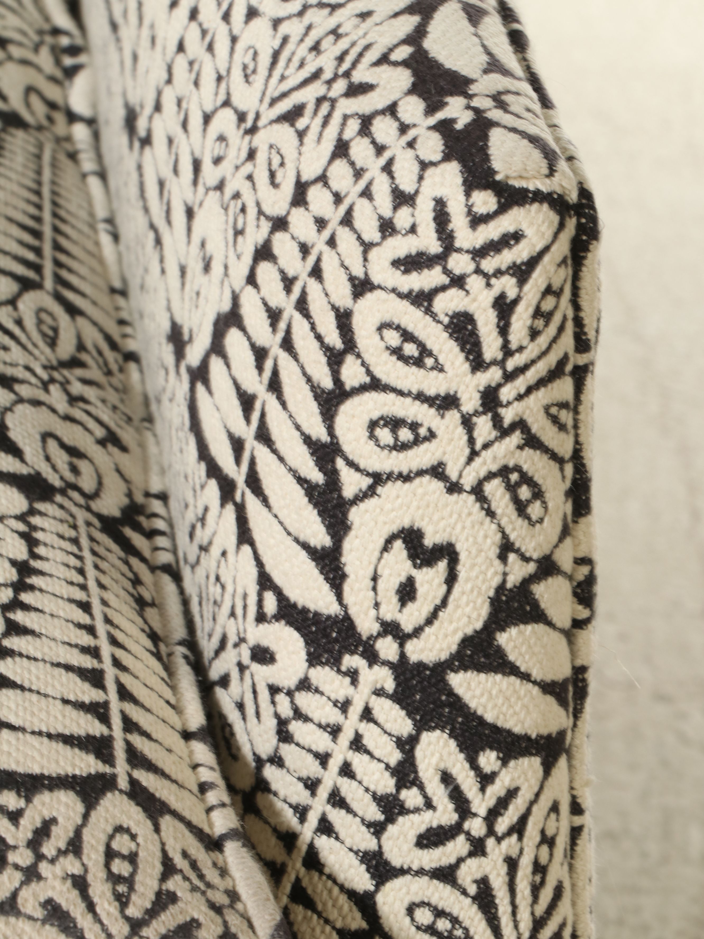 Camden Collection Contemporary Jacquard Woven Fabric Upholstered Sofa