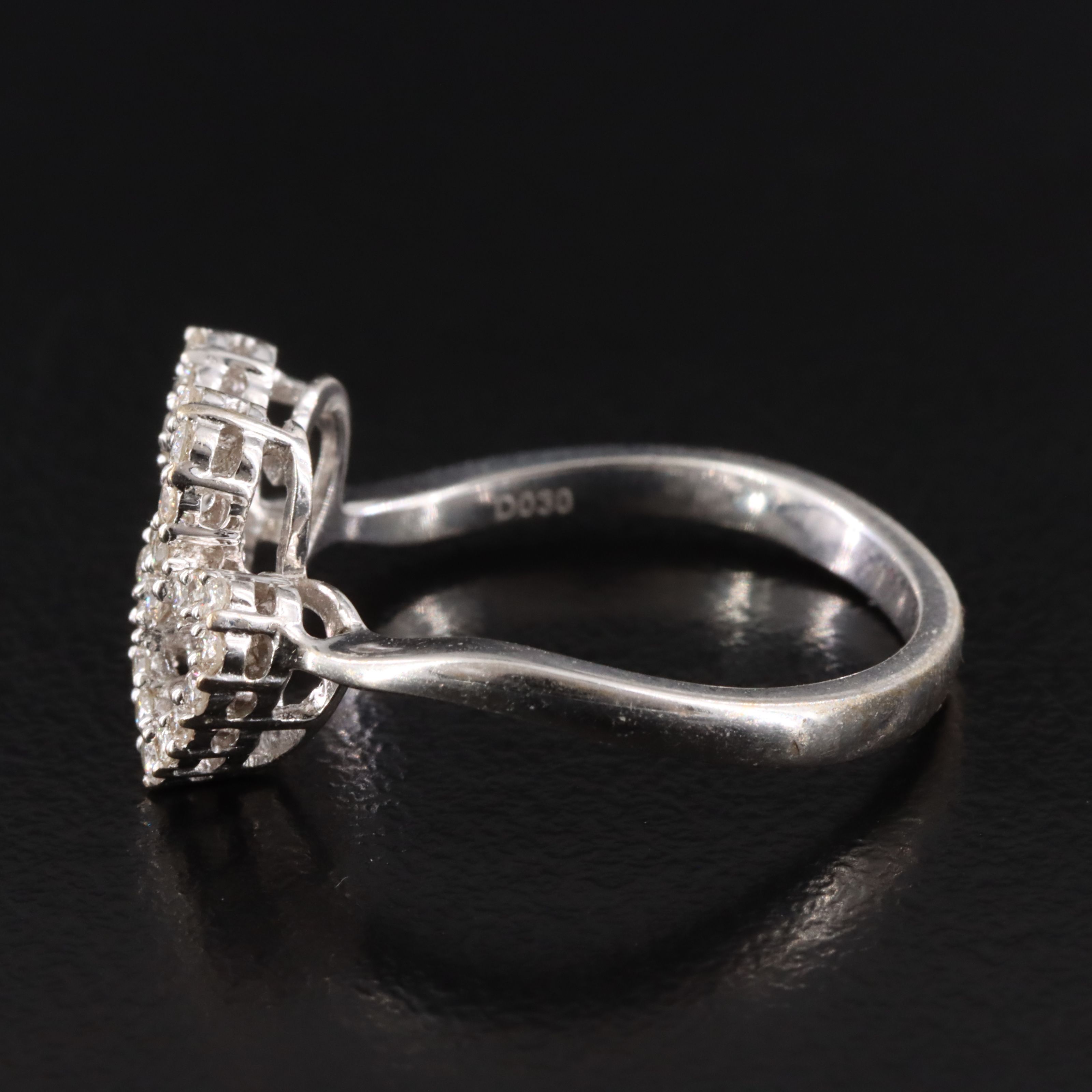 18K 0.30 CTW Diamond Ring