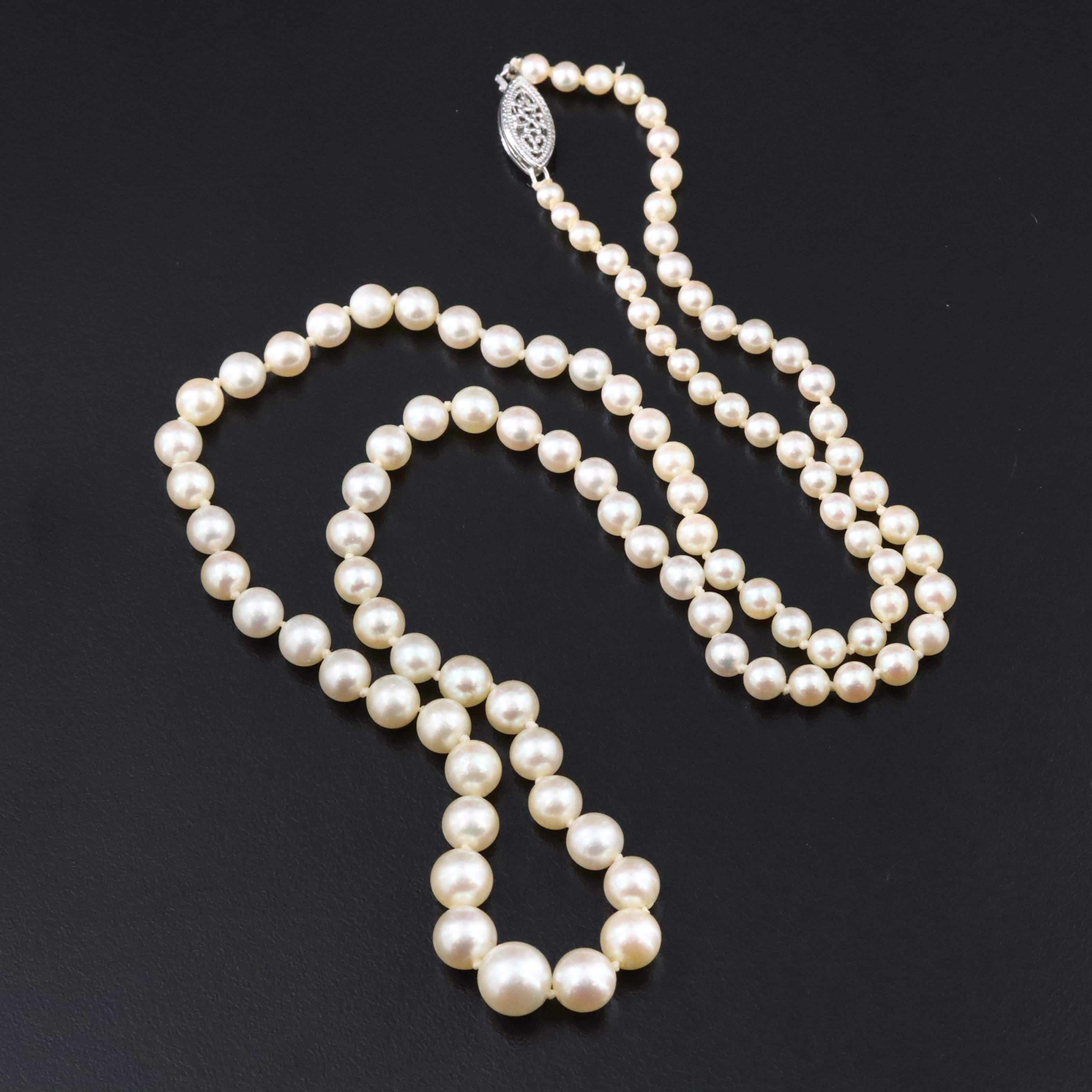 Graduated Pearl with 10K Clasp