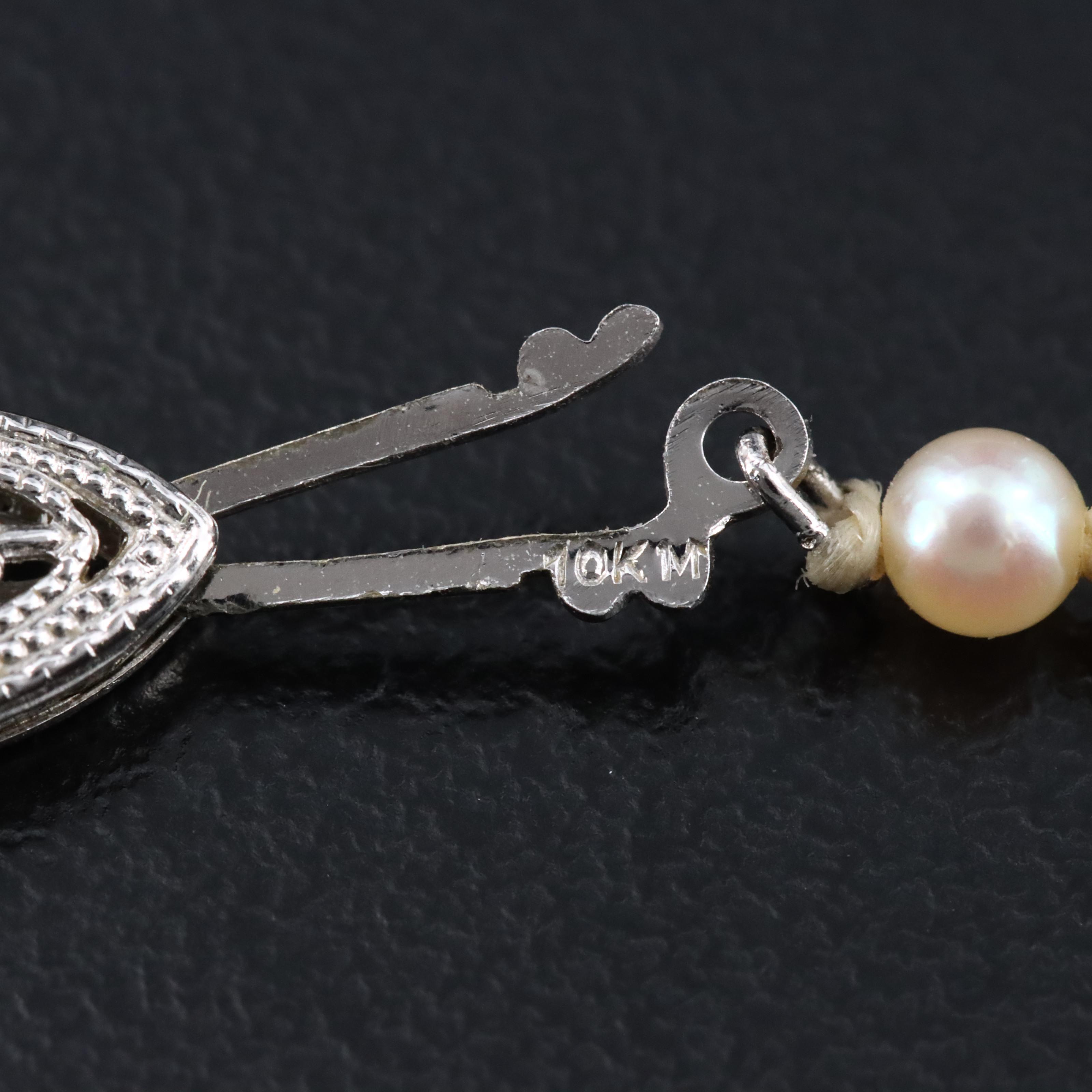 Graduated Pearl with 10K Clasp