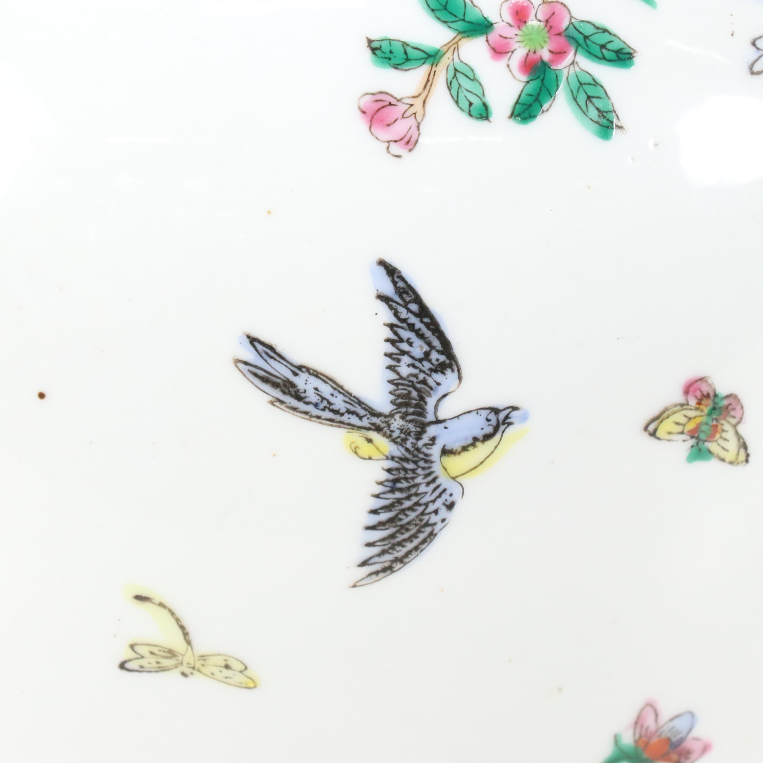 Chinese Porcelain Hand-Painted Urn Table Lamp