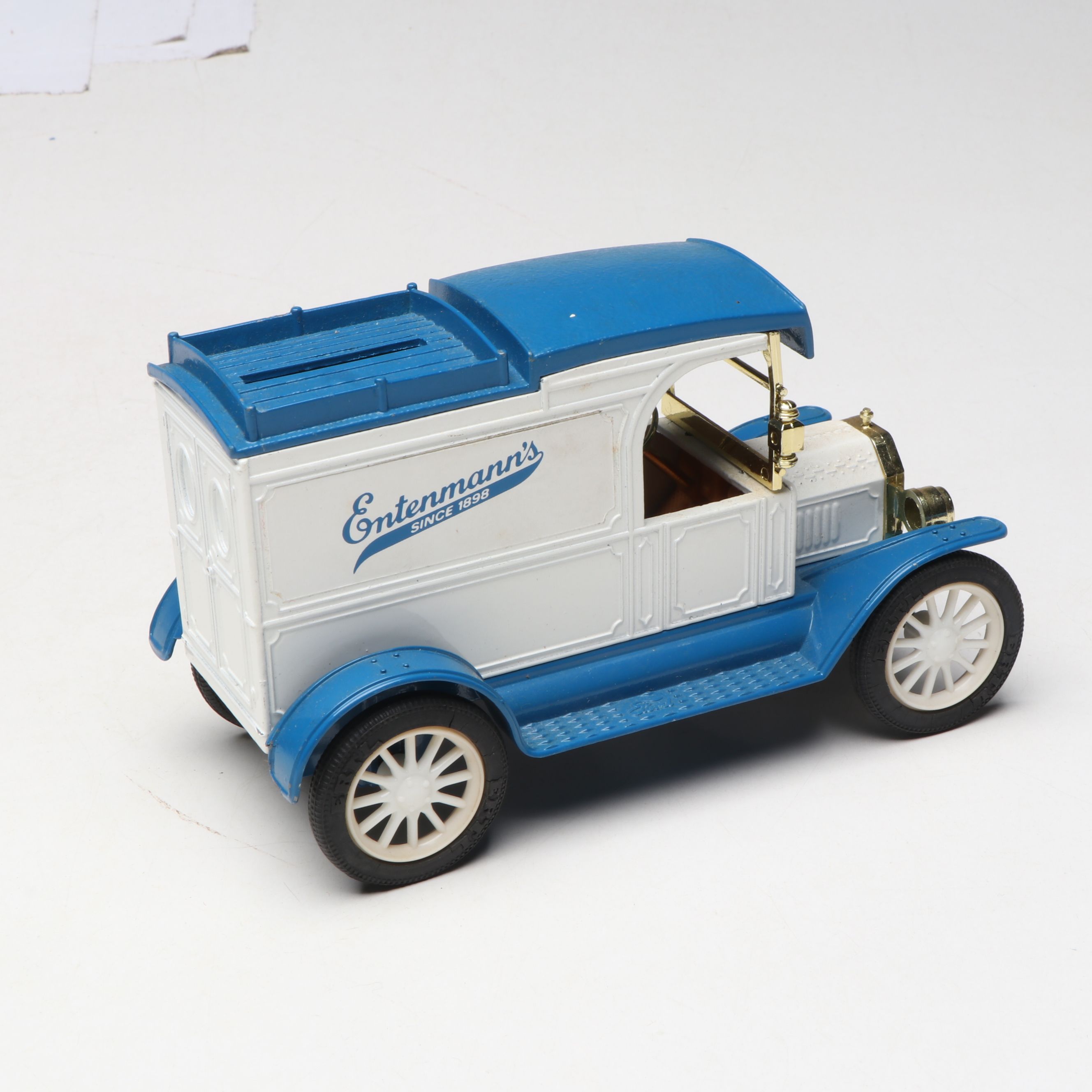 Ertl "Entenmann's" Diecast Model with Cast Iron Miniature Stove and Other Décor