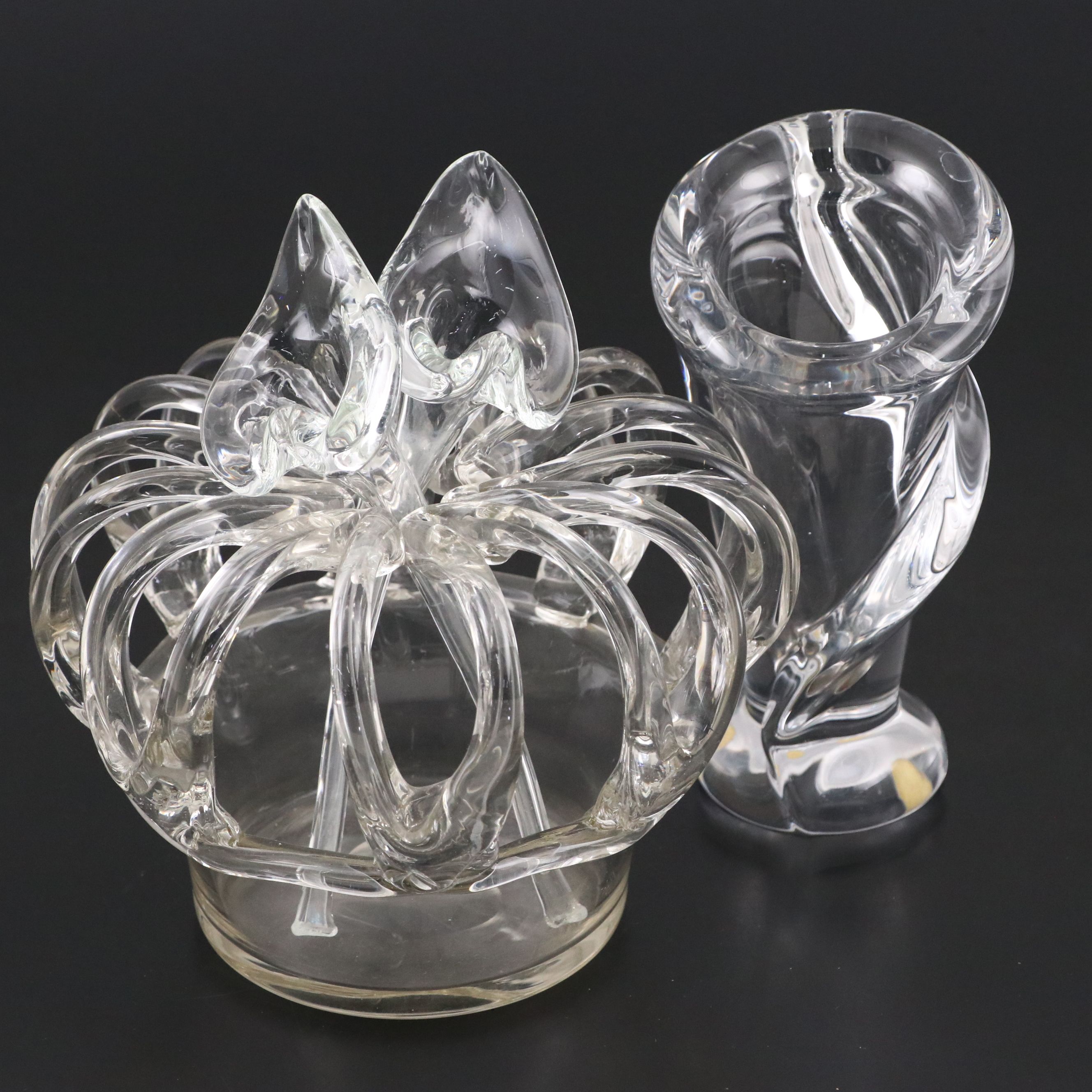 Art Vannes Crystal Vase with Crystal Vase and Lilies