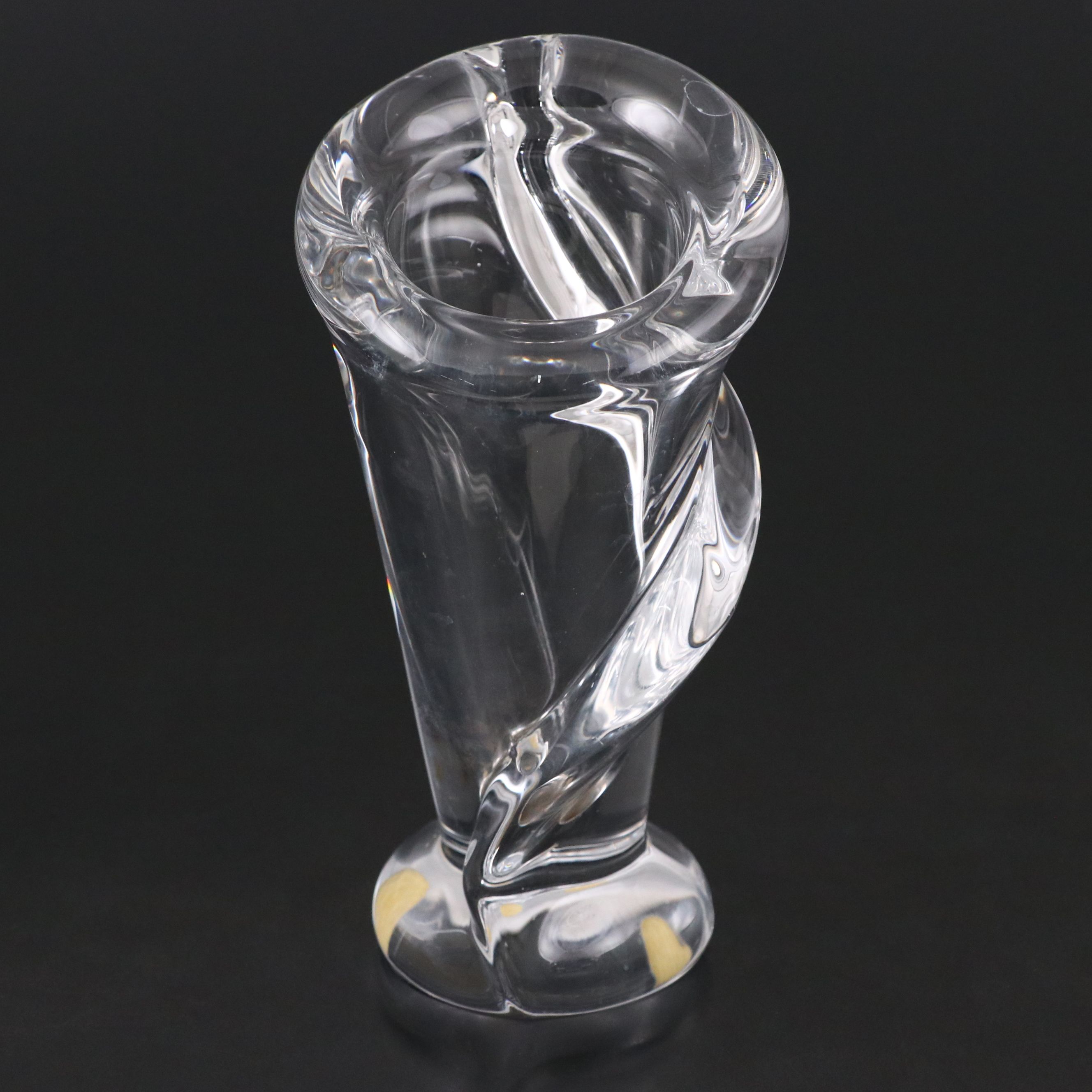Art Vannes Crystal Vase with Crystal Vase and Lilies