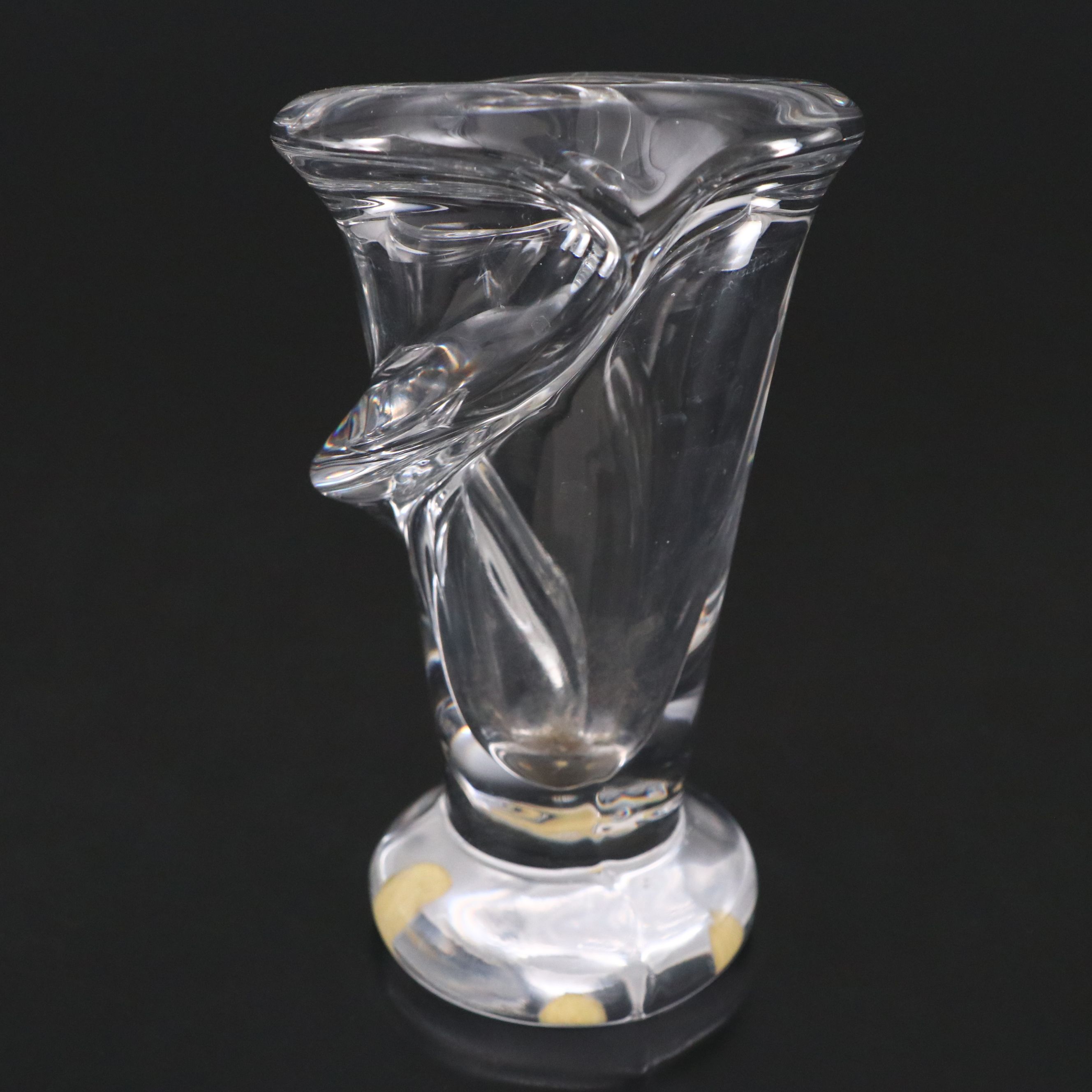 Art Vannes Crystal Vase with Crystal Vase and Lilies