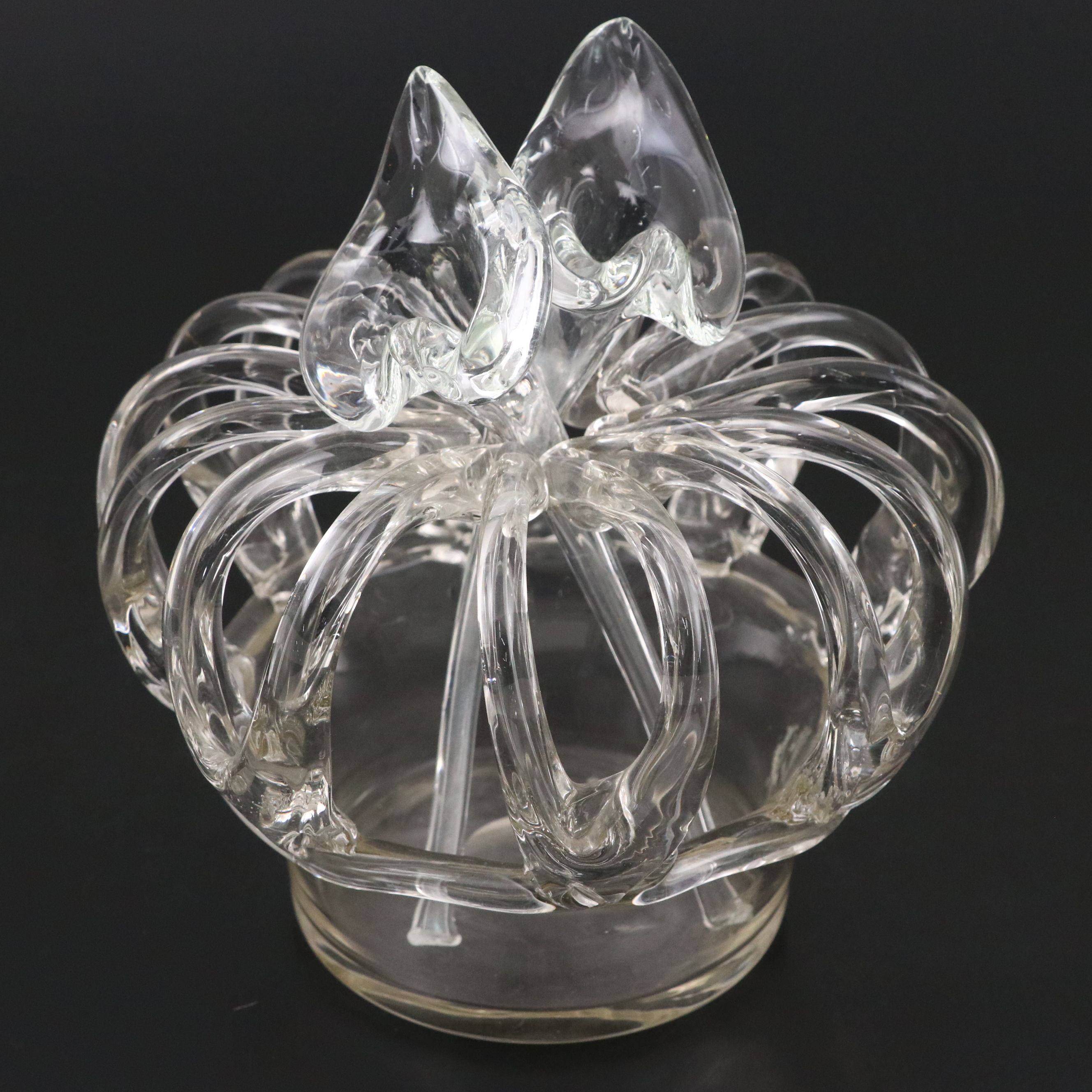 Art Vannes Crystal Vase with Crystal Vase and Lilies