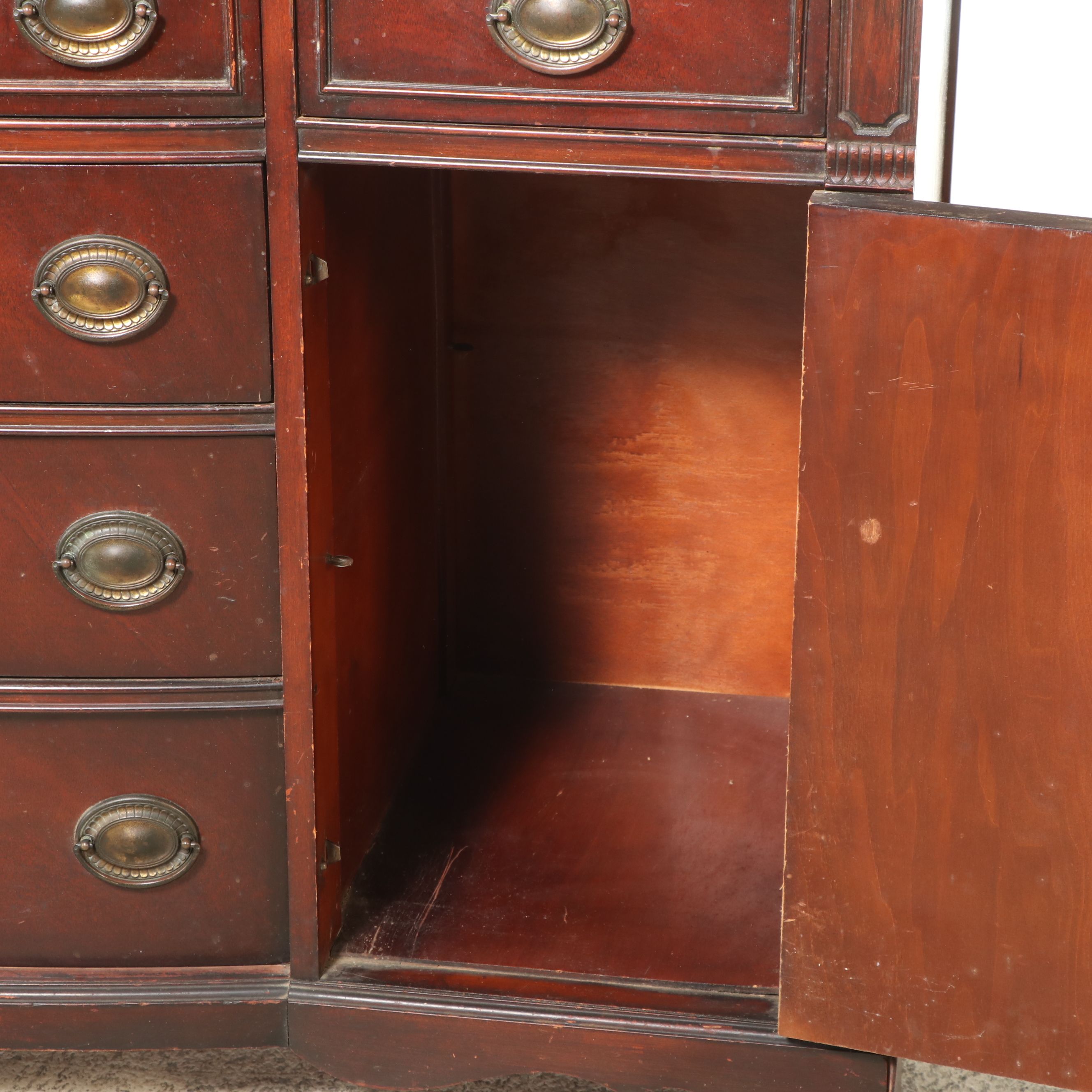 Duncan Phyfe Style Mahogany Bow-Front Buffet, Mid-20th Century